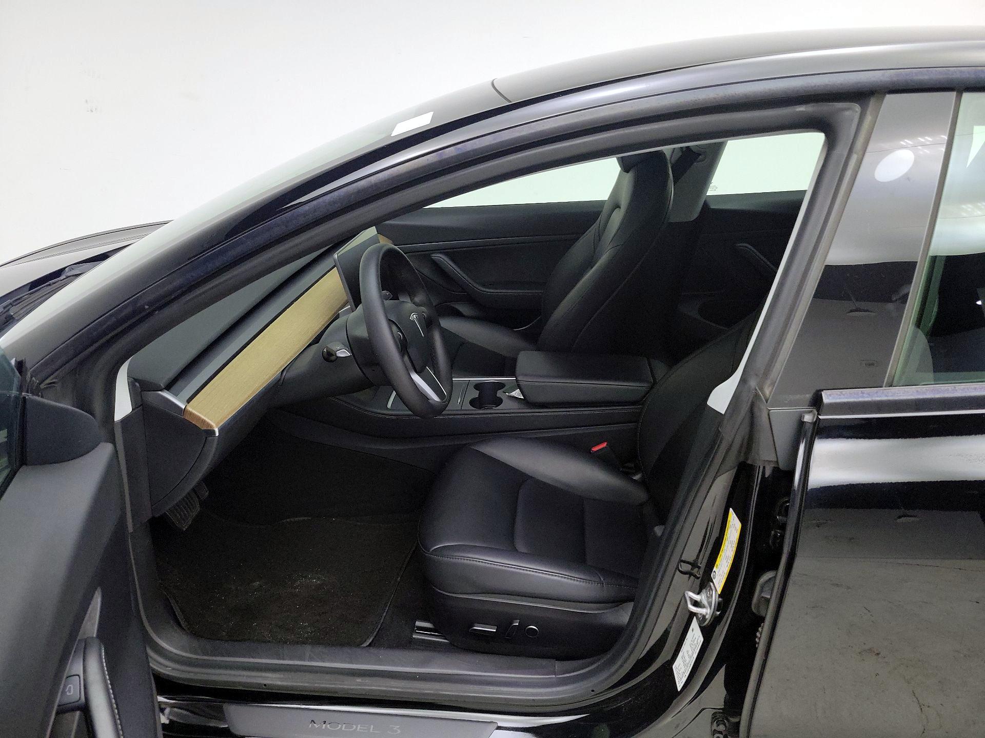 Thumbnail: 2021 Tesla Model 3 - 11