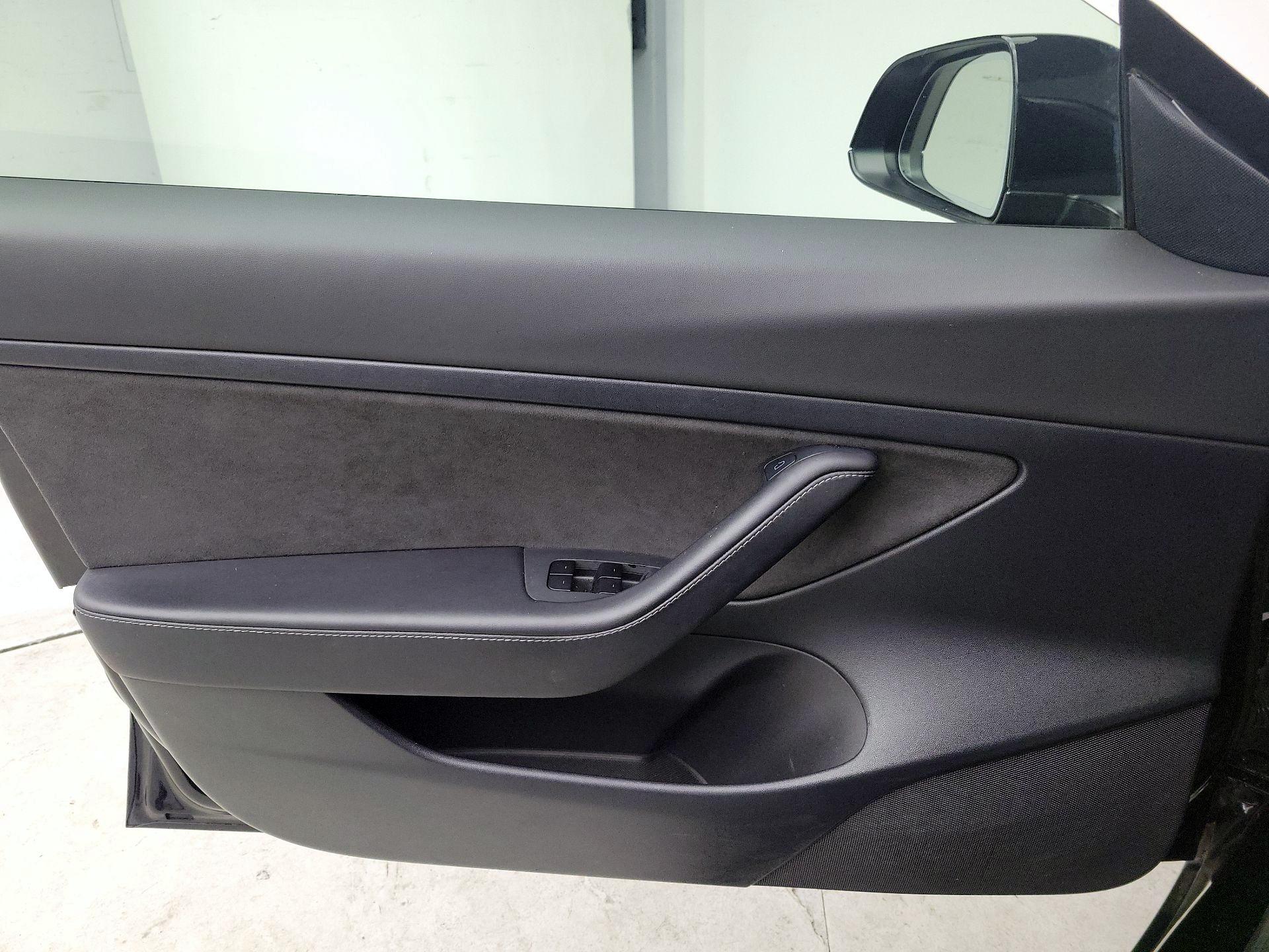 Thumbnail: 2021 Tesla Model 3 - 12