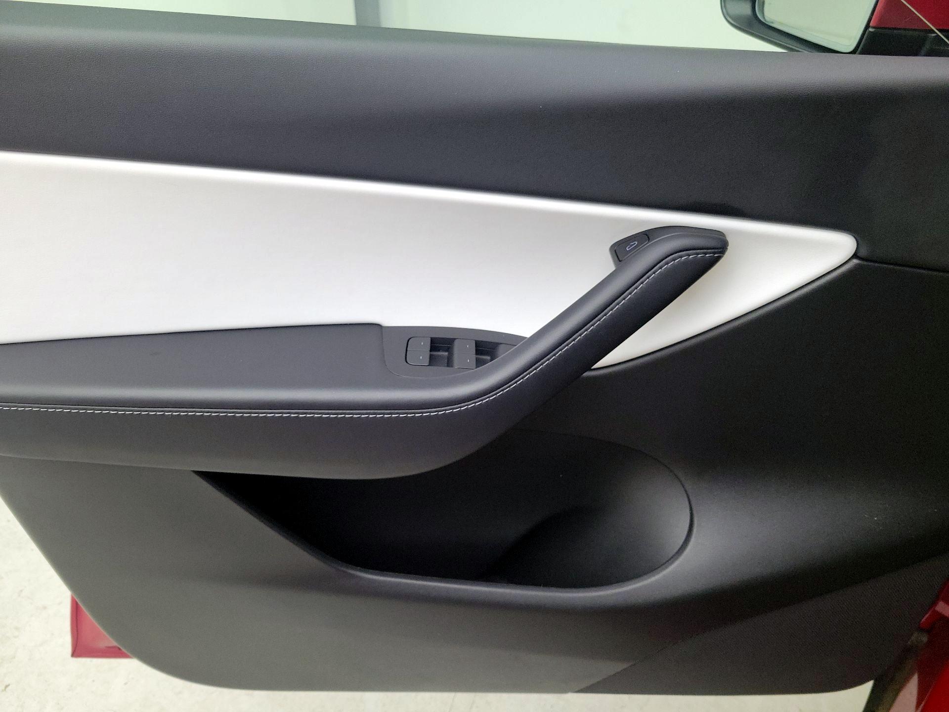 Thumbnail: 2022 Tesla Model Y - 12