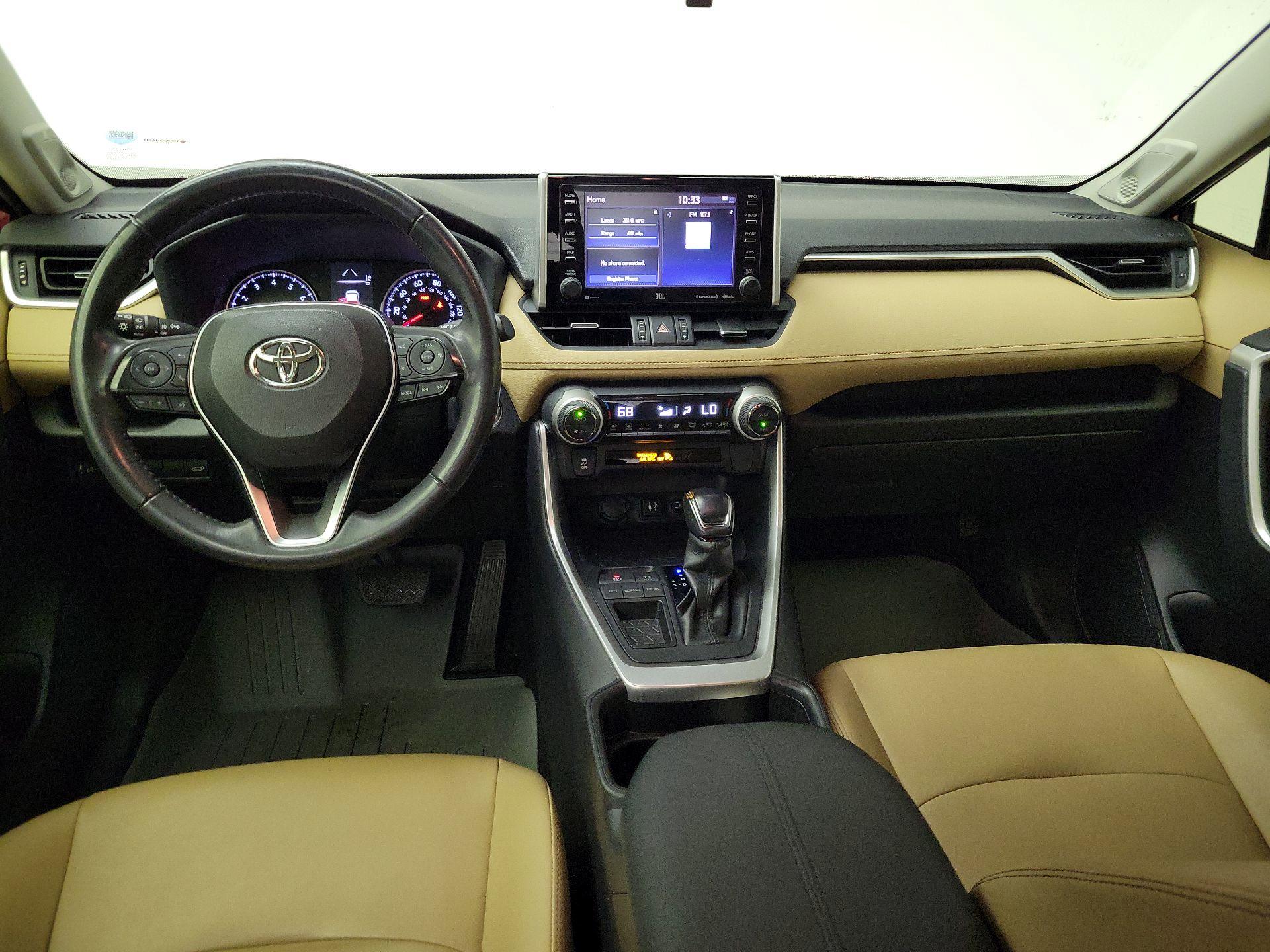 Thumbnail: 2019 Toyota RAV4 - 9