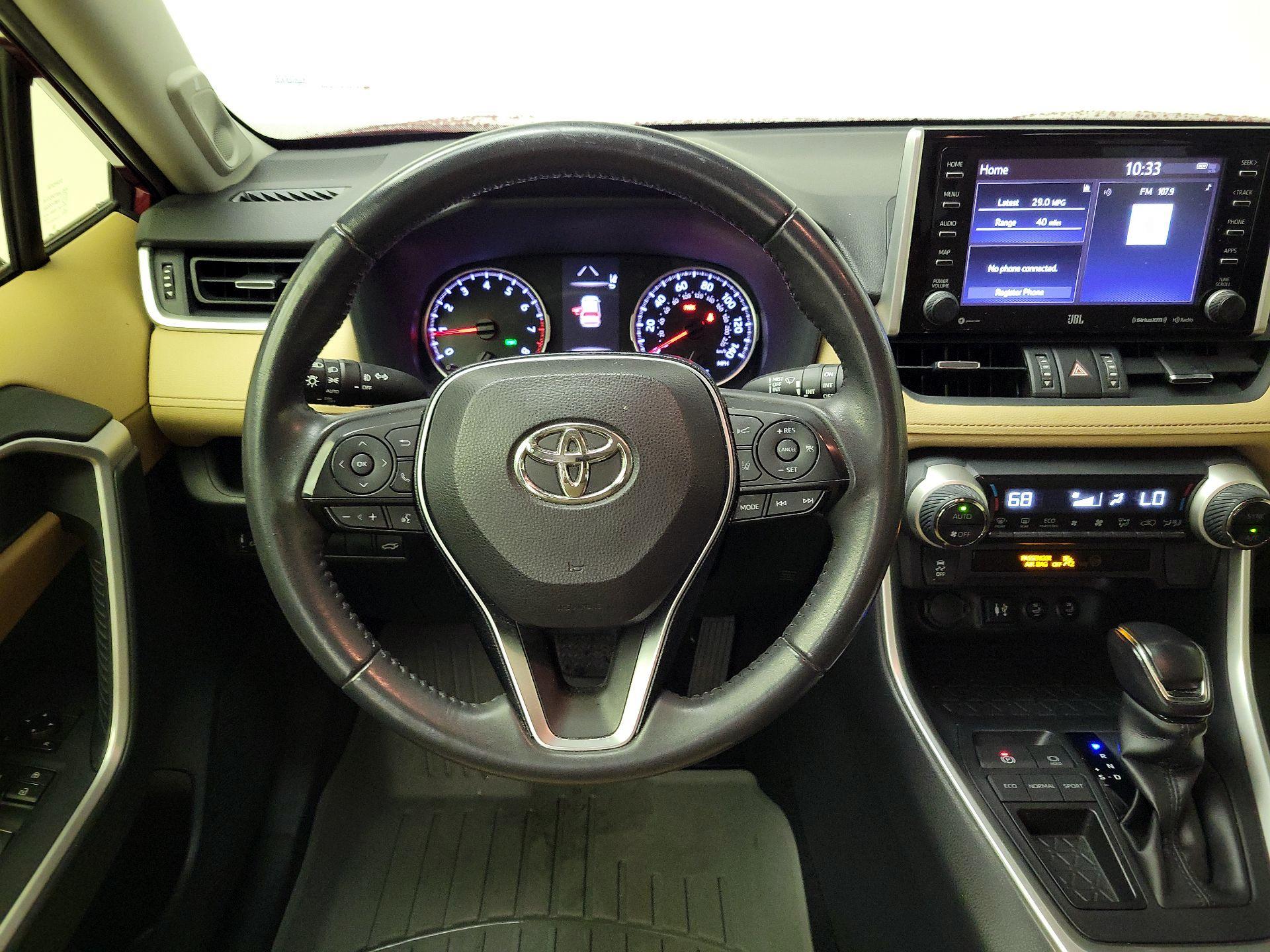 Thumbnail: 2019 Toyota RAV4 - 10
