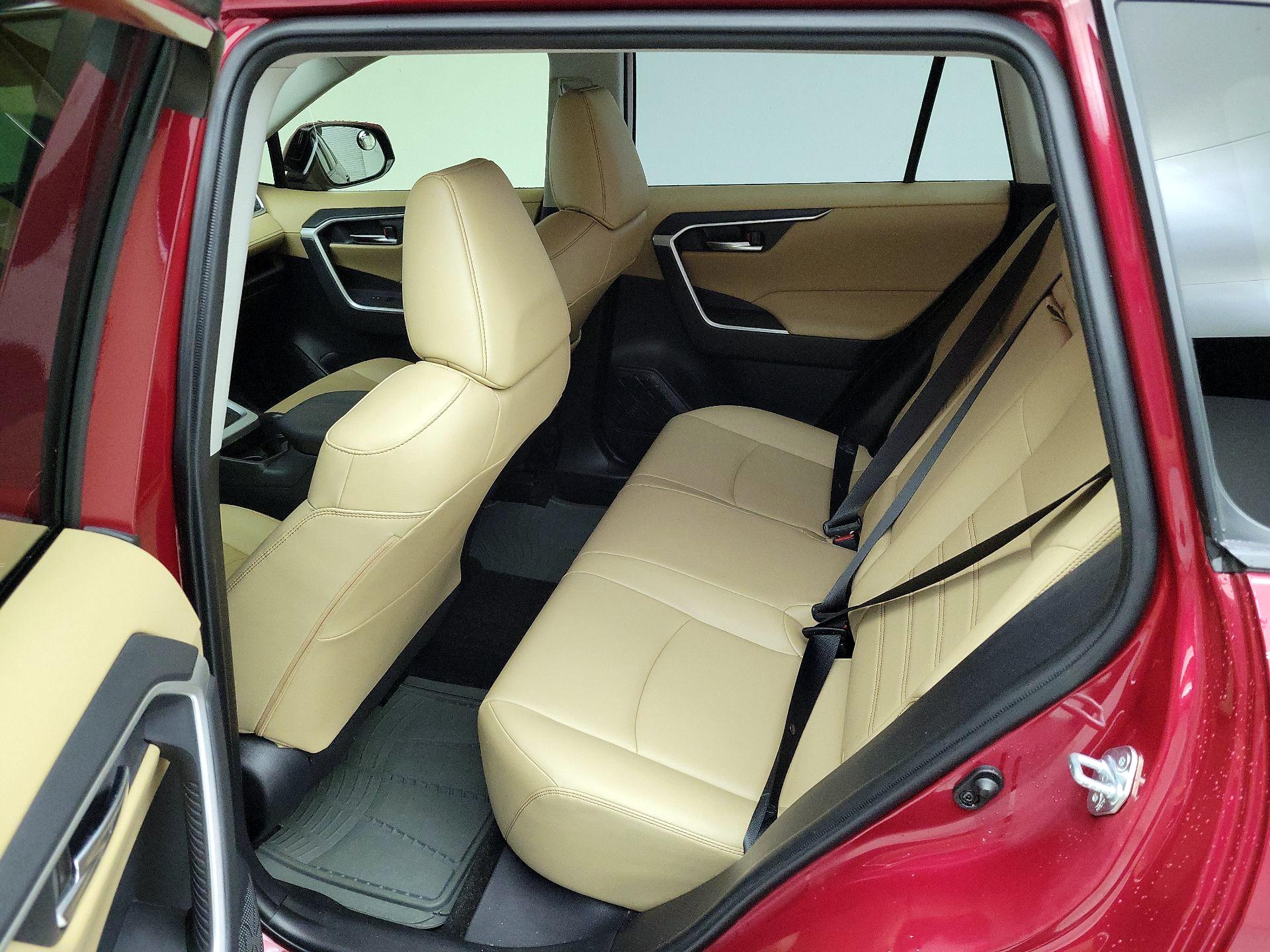 Thumbnail: 2019 Toyota RAV4 - 19