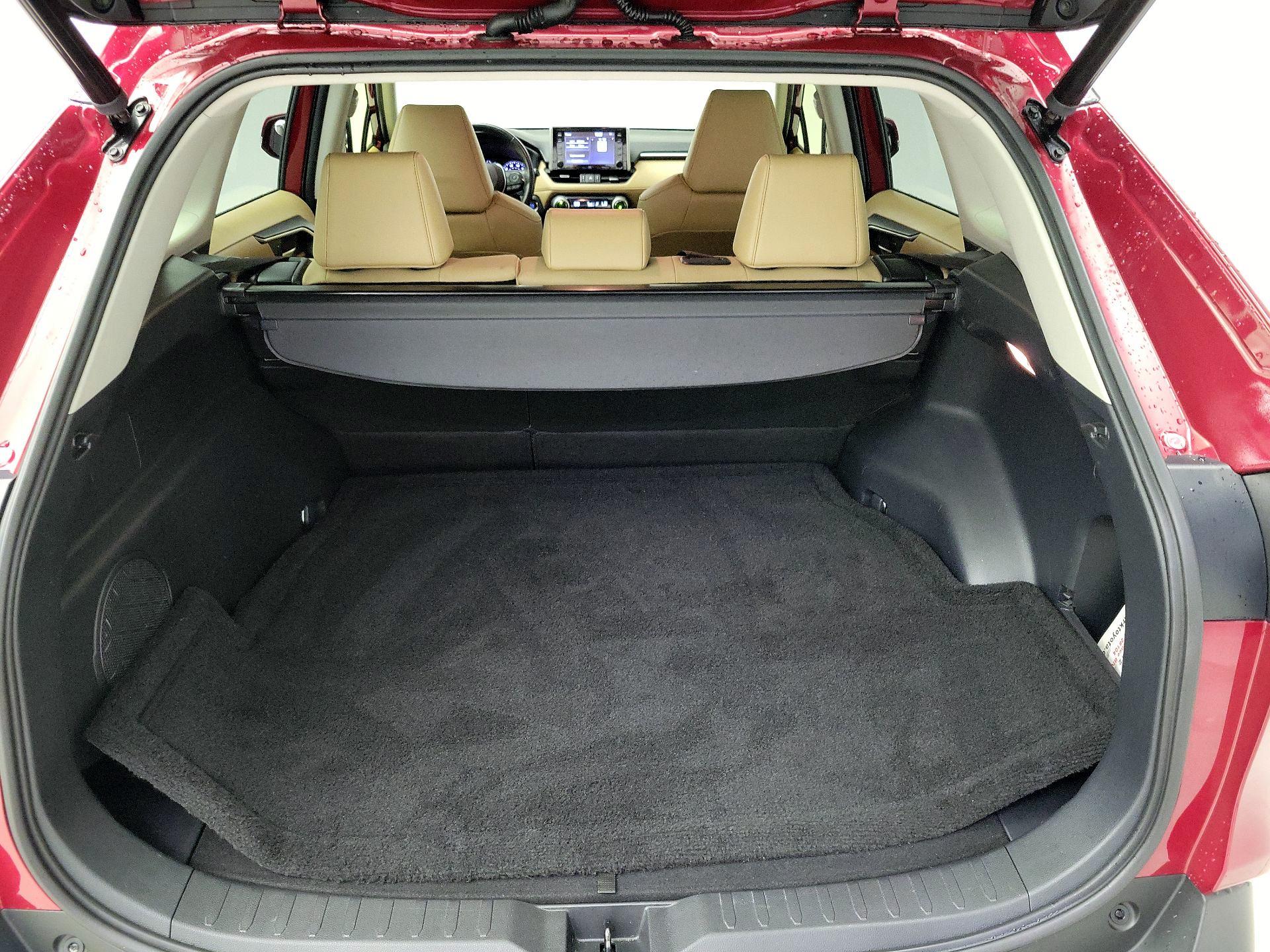 Thumbnail: 2019 Toyota RAV4 - 20