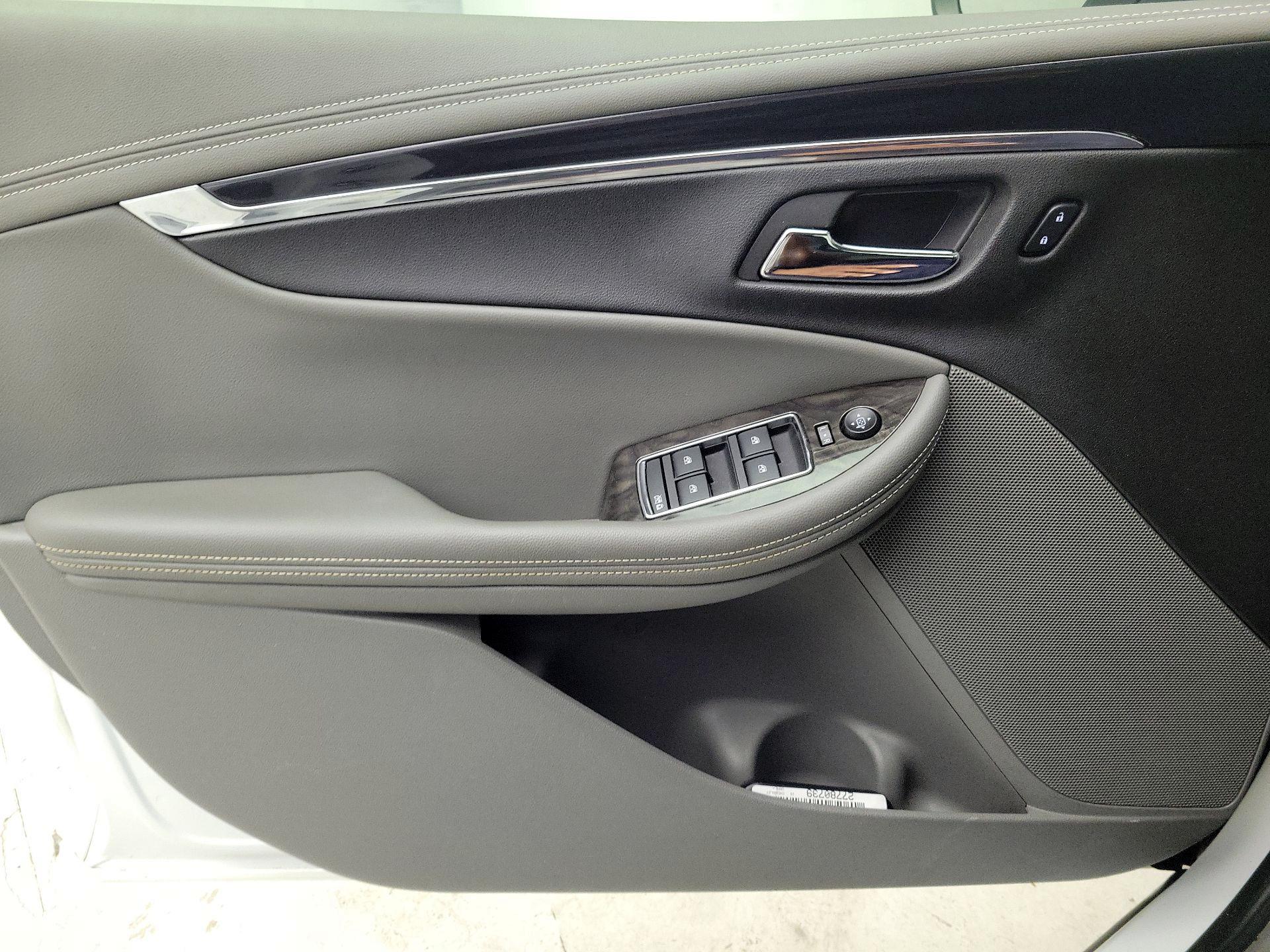 Thumbnail: 2015 Chevrolet Impala - 12