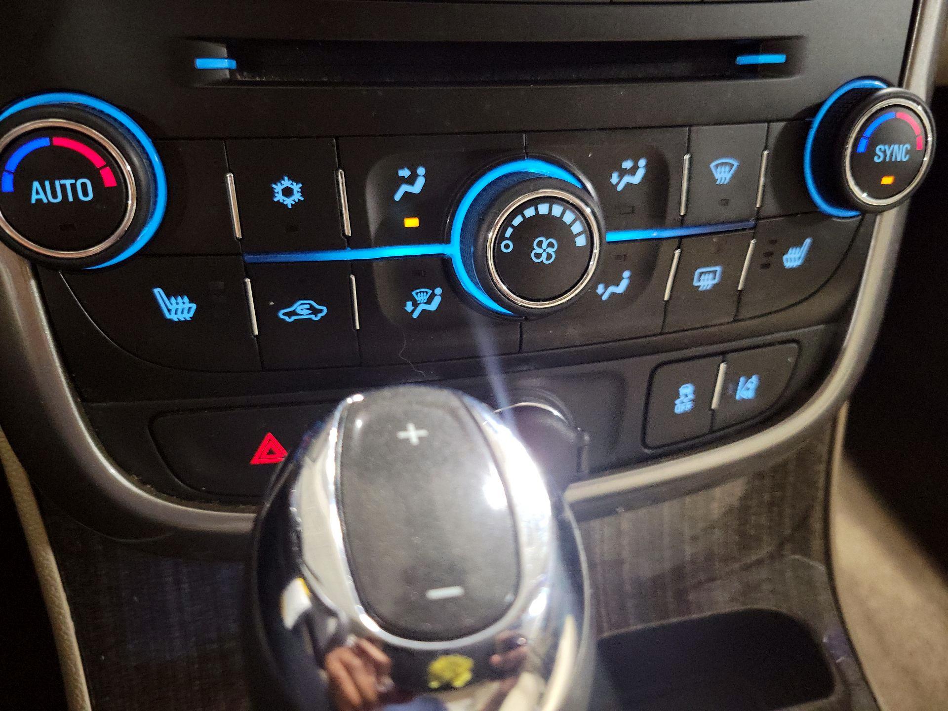 Thumbnail: 2014 Chevrolet Malibu - 16