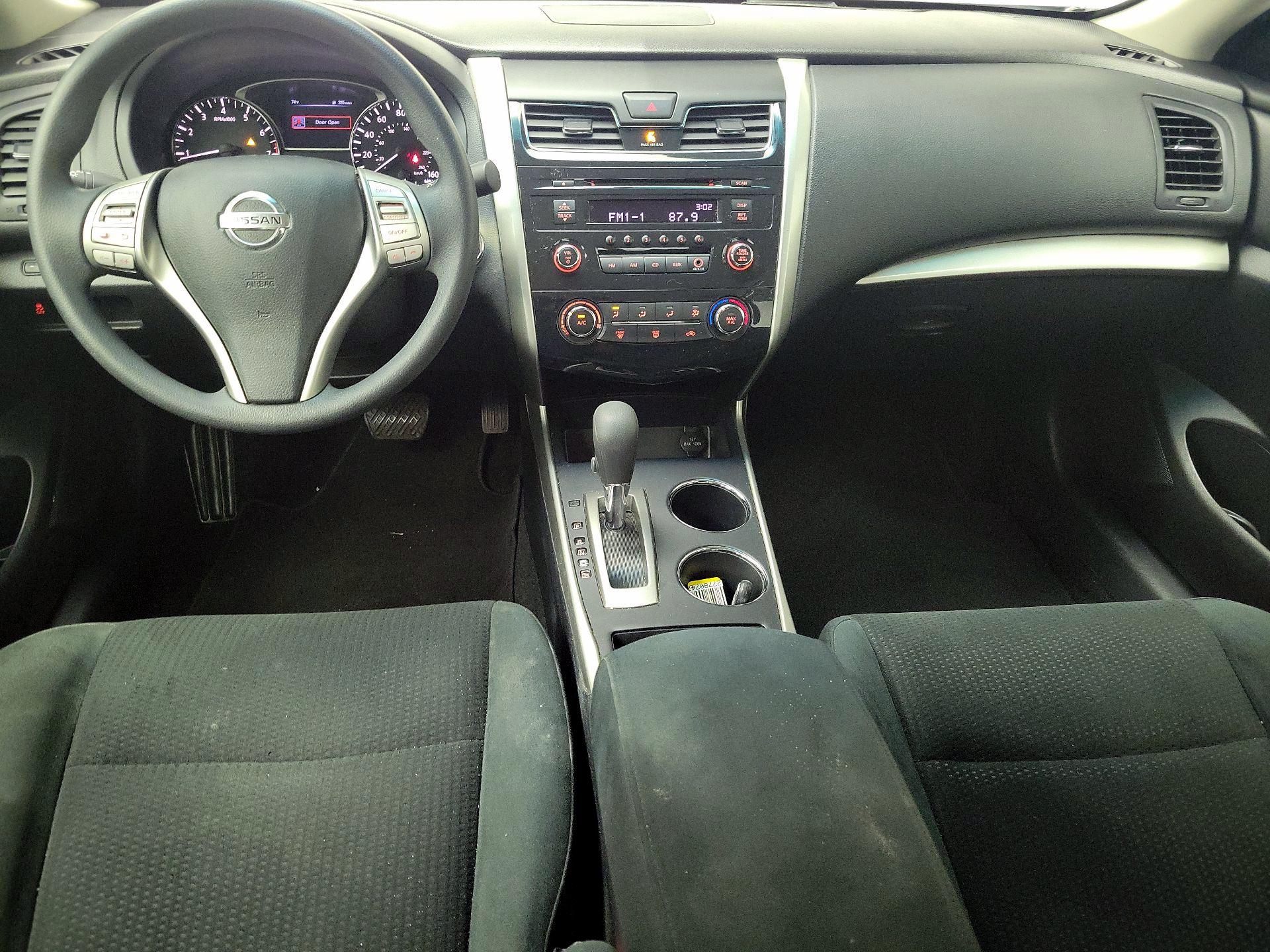 Thumbnail: 2015 Nissan Altima - 9
