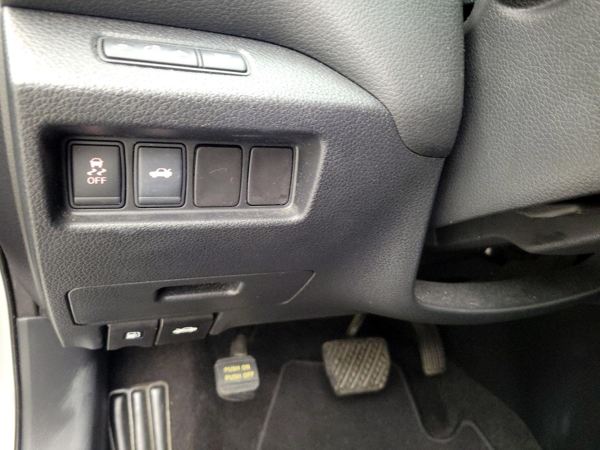 Thumbnail: 2015 Nissan Altima - 13