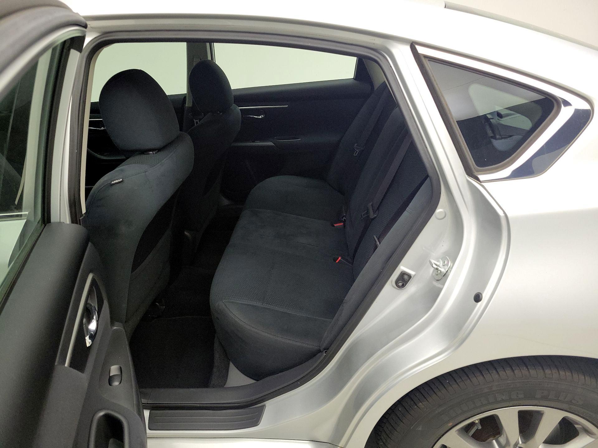 Thumbnail: 2015 Nissan Altima - 18