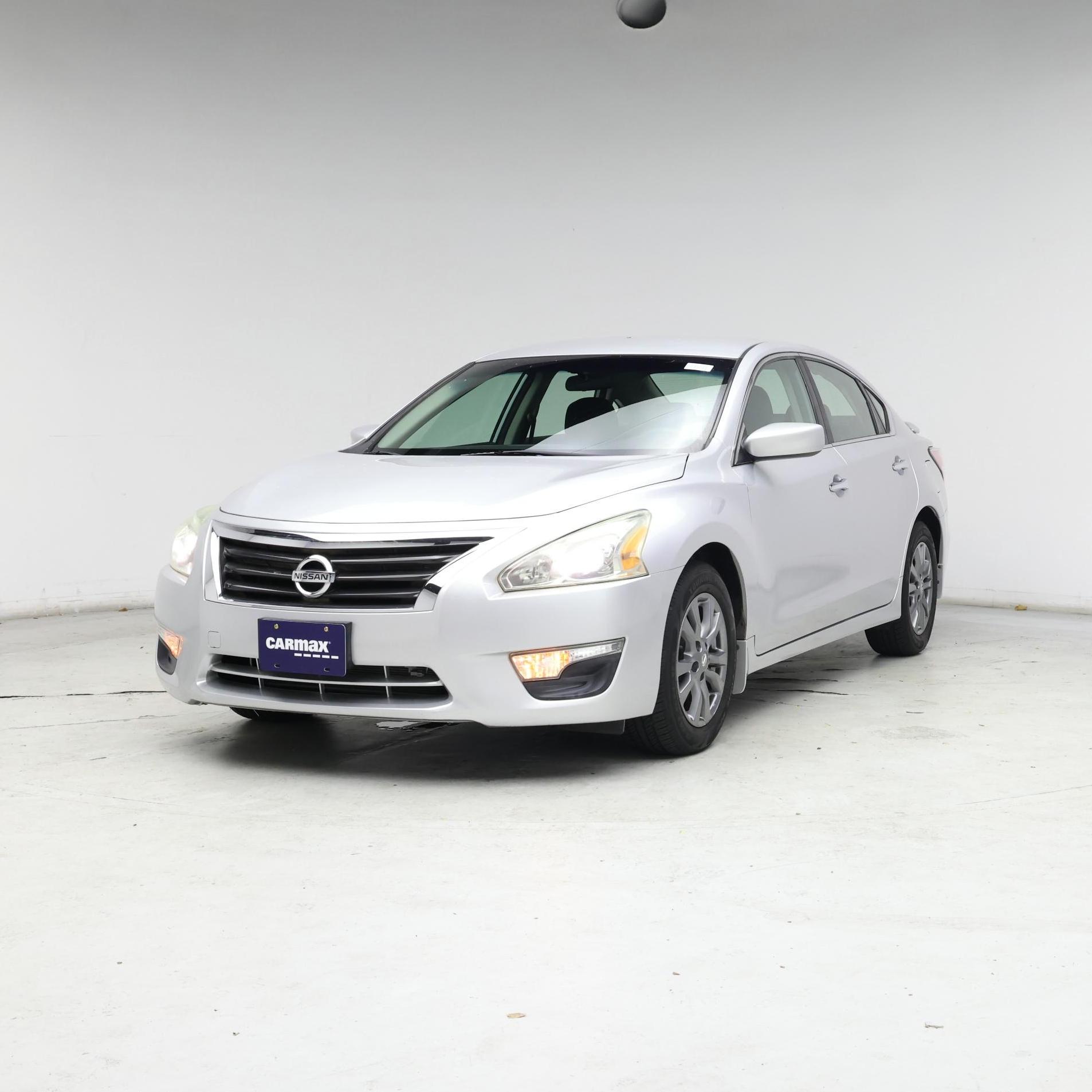 Thumbnail: 2015 Nissan Altima - 4