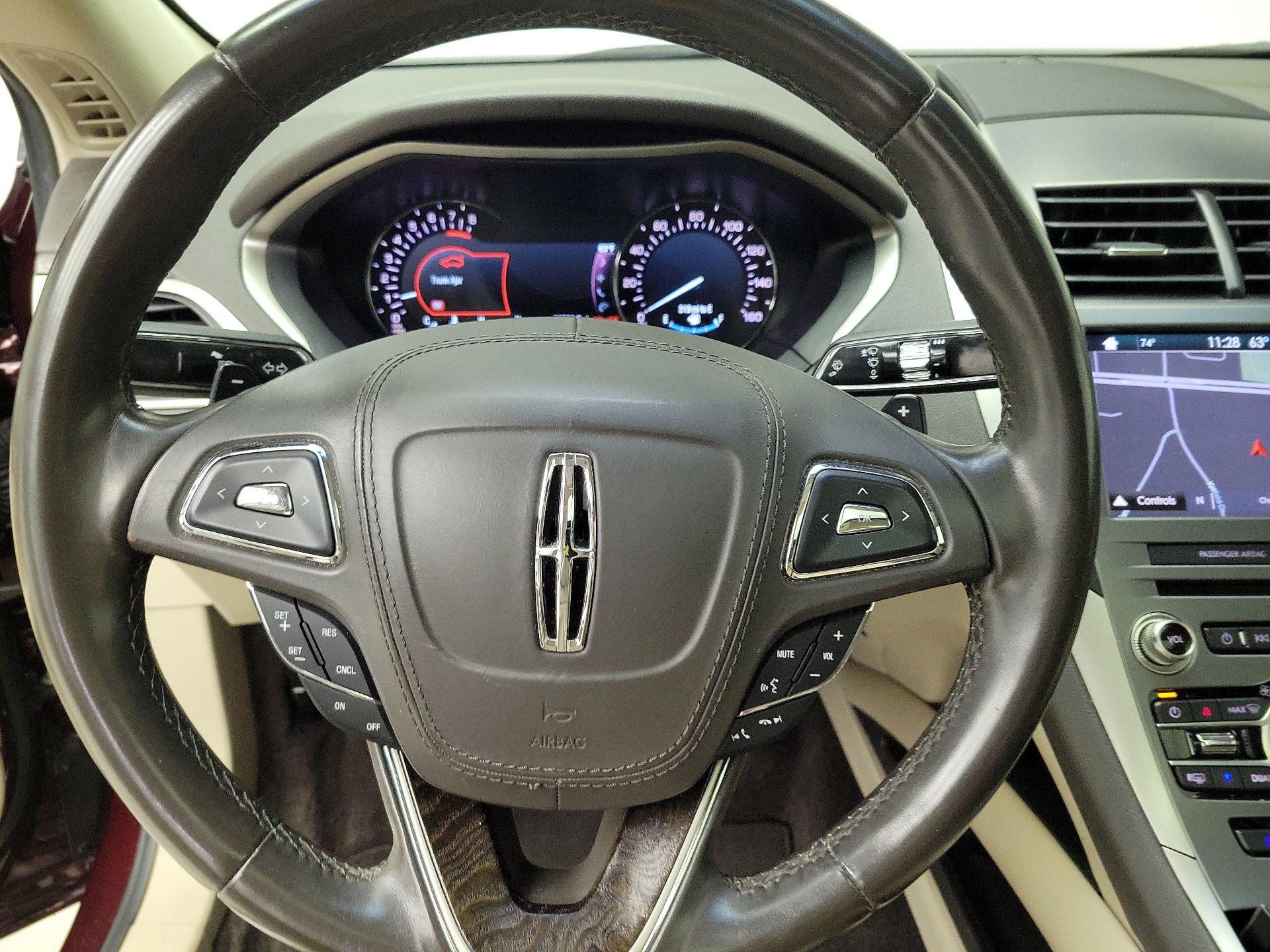 Thumbnail: 2017 Lincoln MKZ - 10