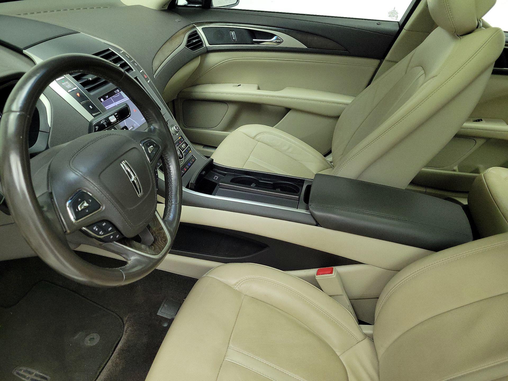 Thumbnail: 2017 Lincoln MKZ - 11