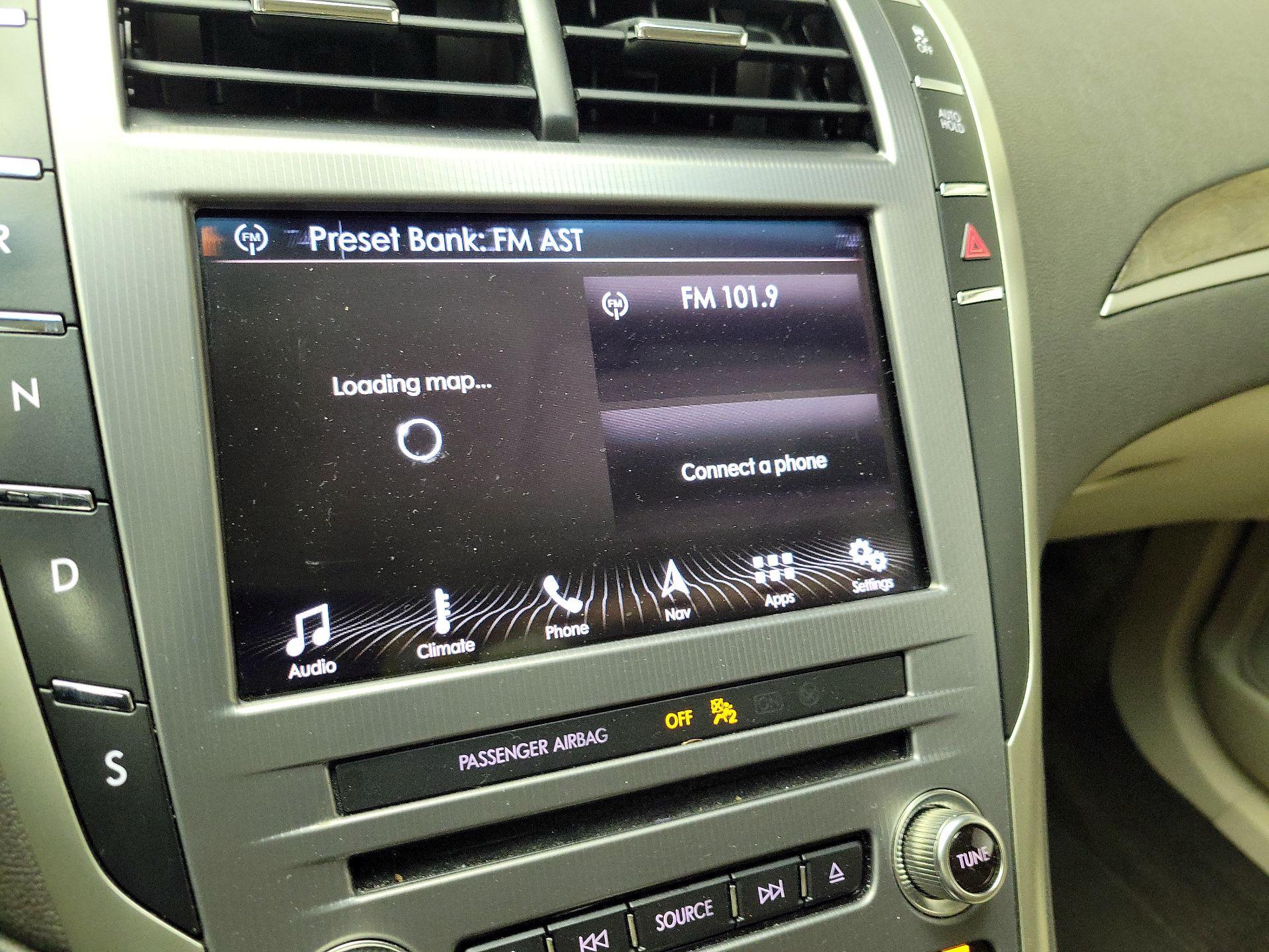 Thumbnail: 2017 Lincoln MKZ - 16