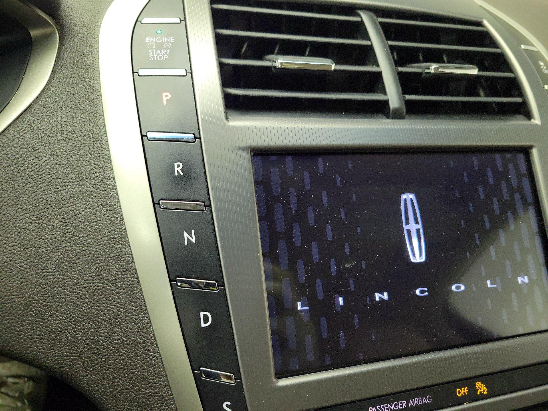 Thumbnail: 2017 Lincoln MKZ - 18