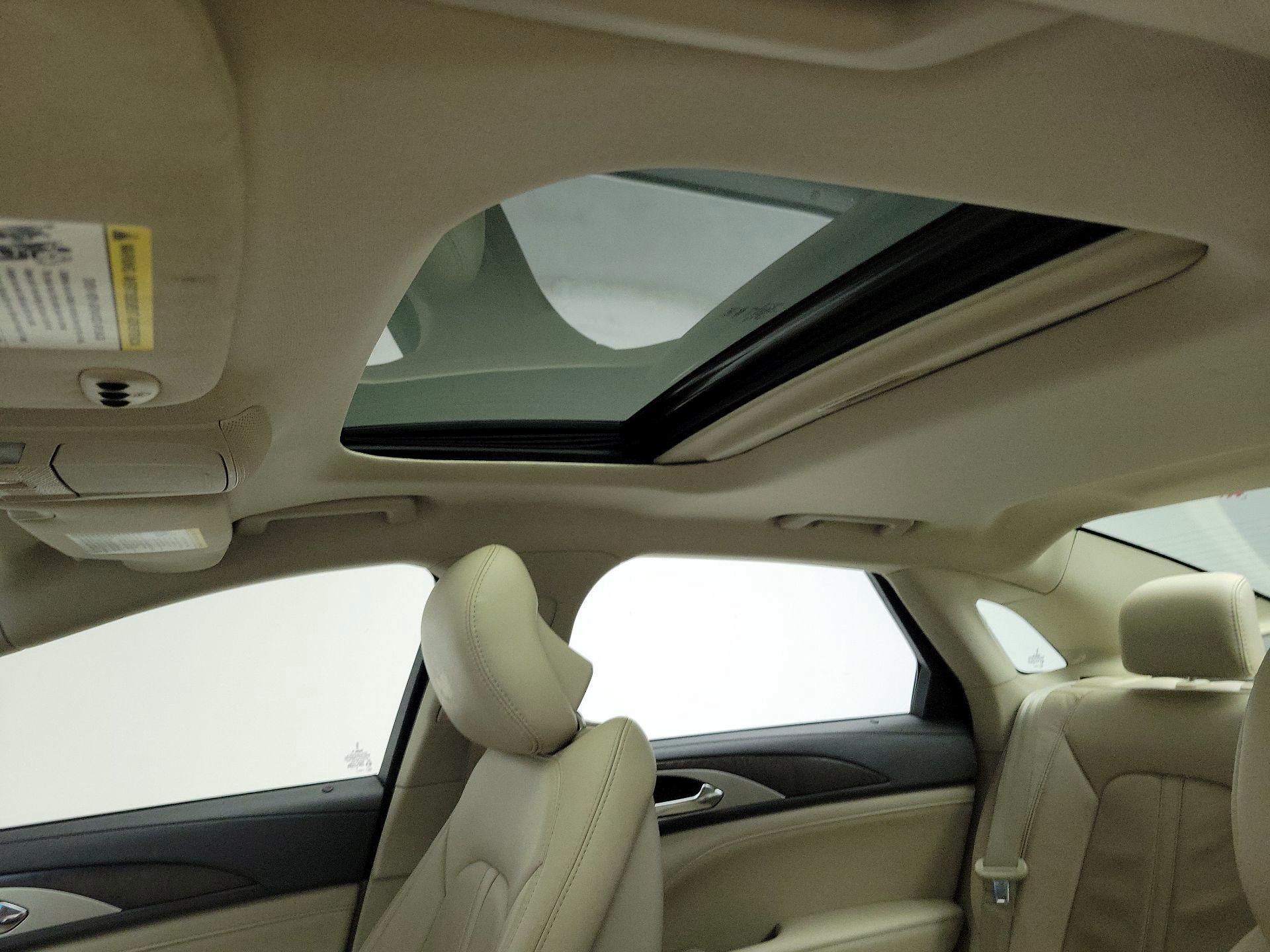 Thumbnail: 2017 Lincoln MKZ - 20