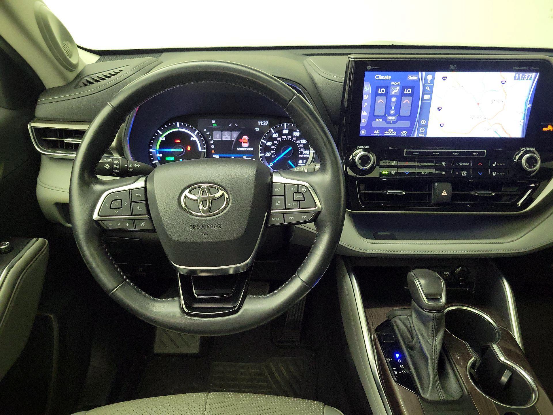 Thumbnail: 2021 Toyota Highlander - 10
