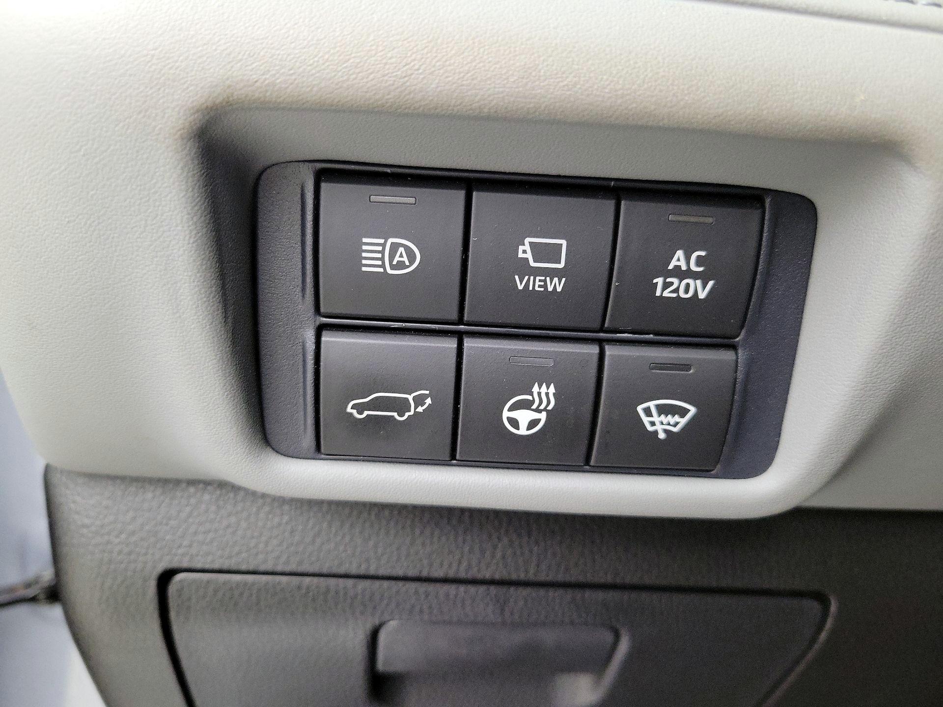 Thumbnail: 2021 Toyota Highlander - 13