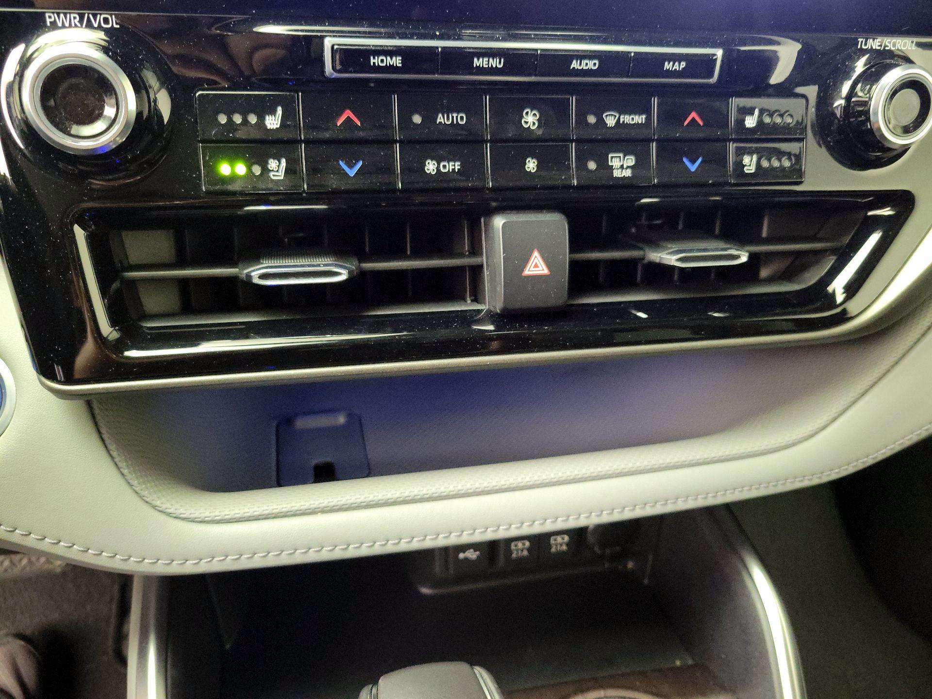 Thumbnail: 2021 Toyota Highlander - 17
