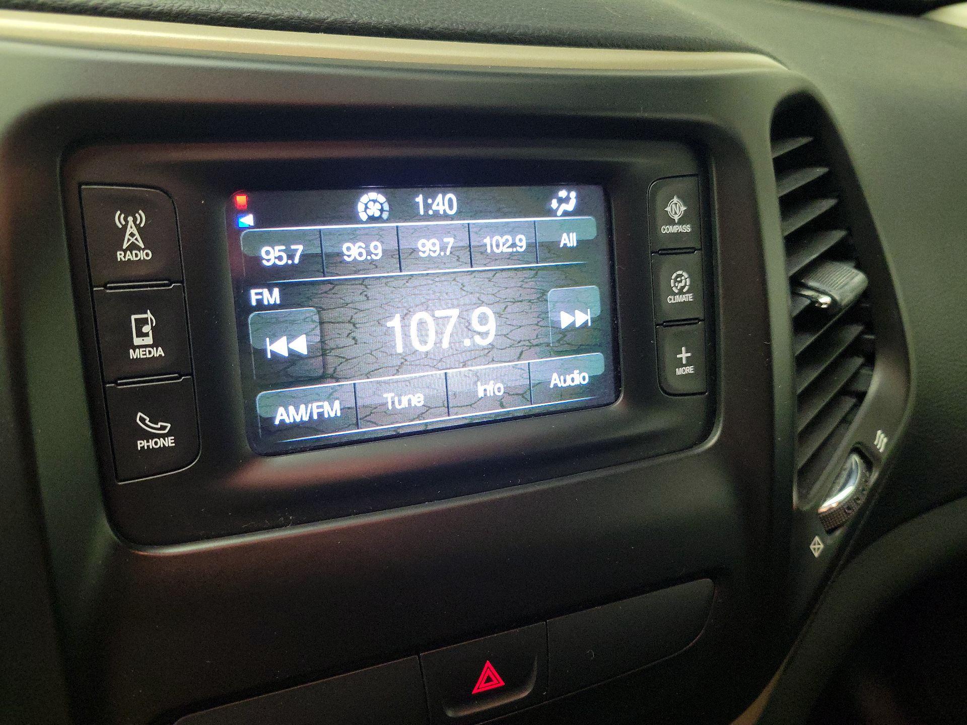 Thumbnail: 2015 Jeep Cherokee - 15