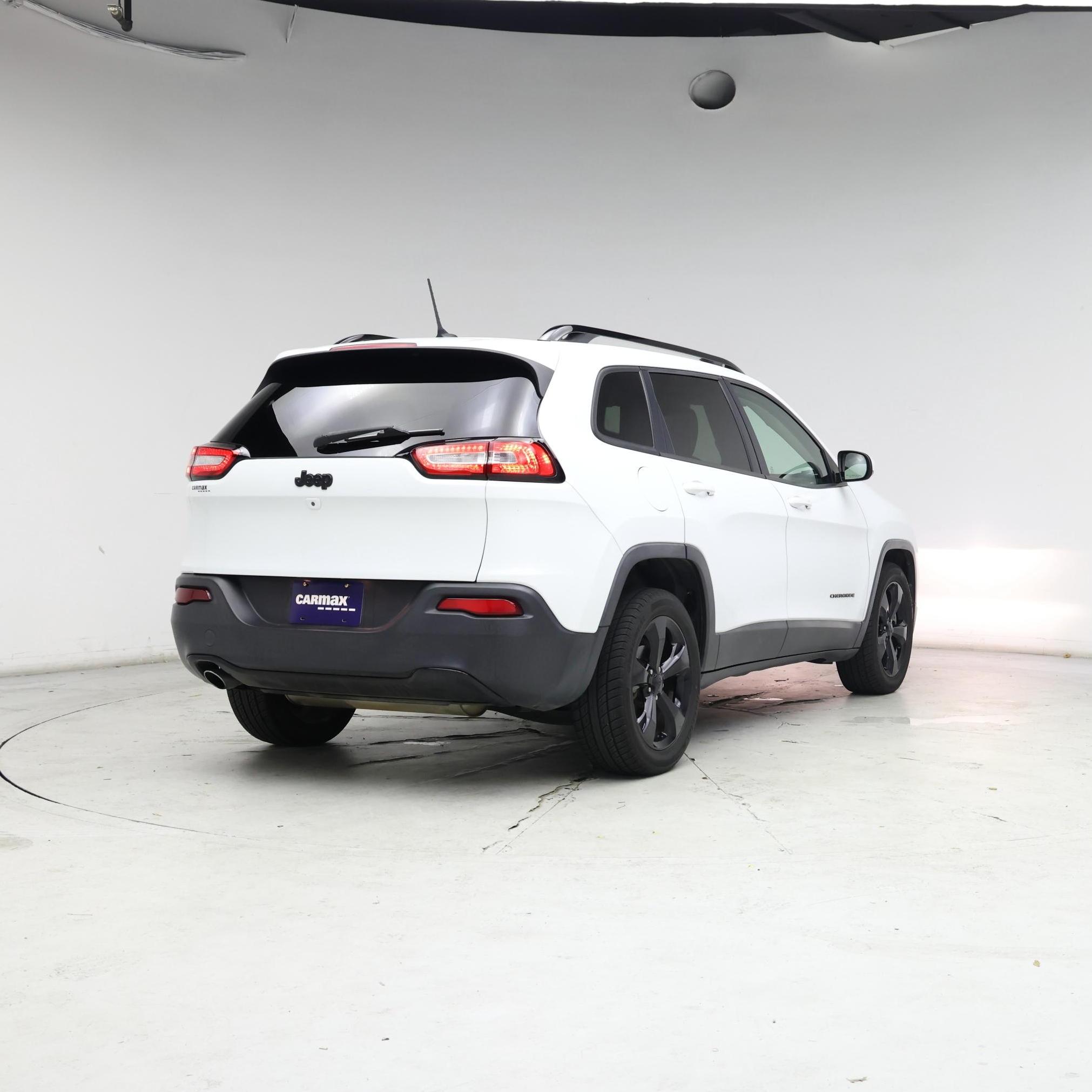 Thumbnail: 2015 Jeep Cherokee - 8