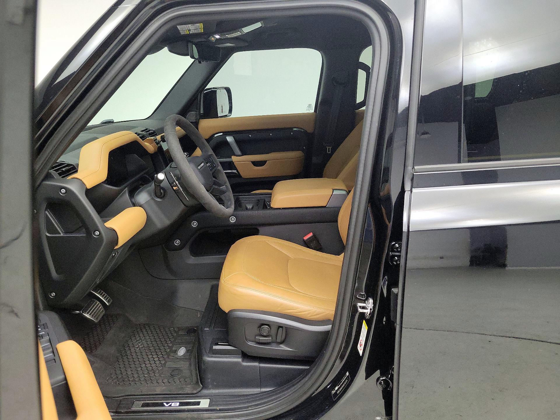 Thumbnail: 2024 Land Rover Defender - 11