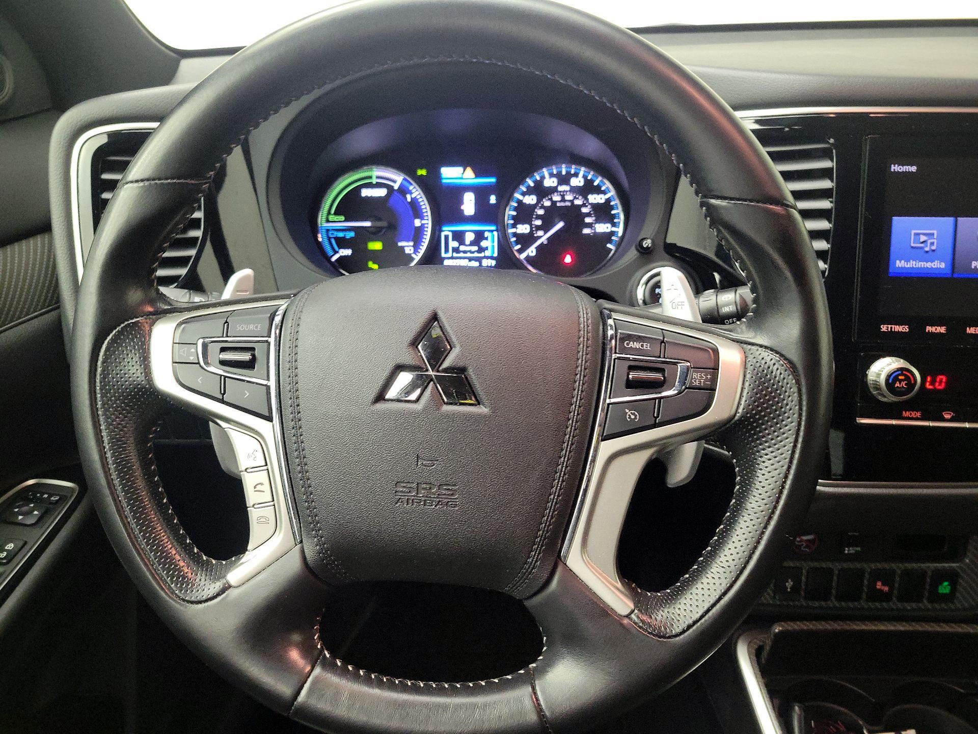 Thumbnail: 2022 Mitsubishi Outlander - 10