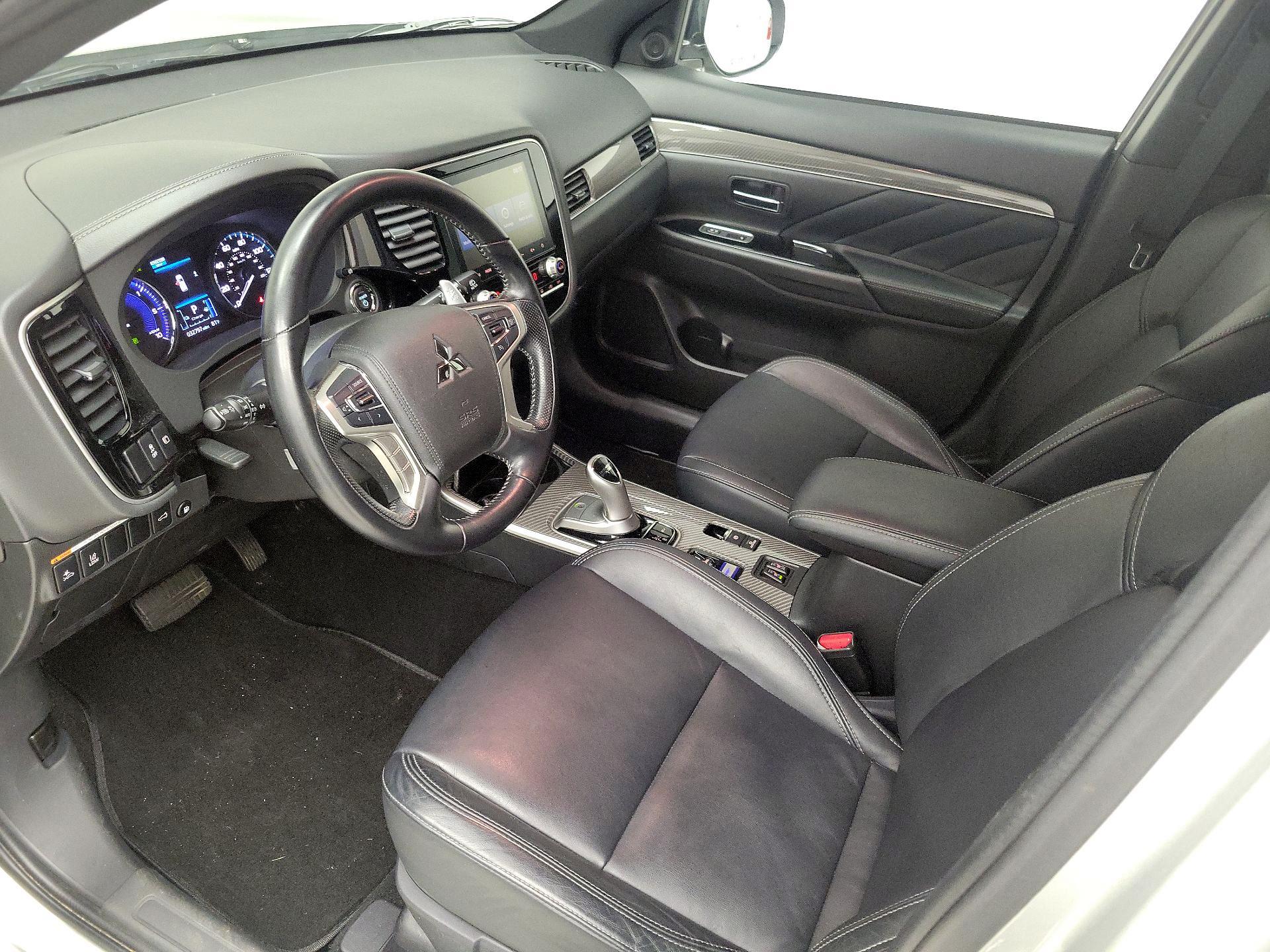 Thumbnail: 2022 Mitsubishi Outlander - 11