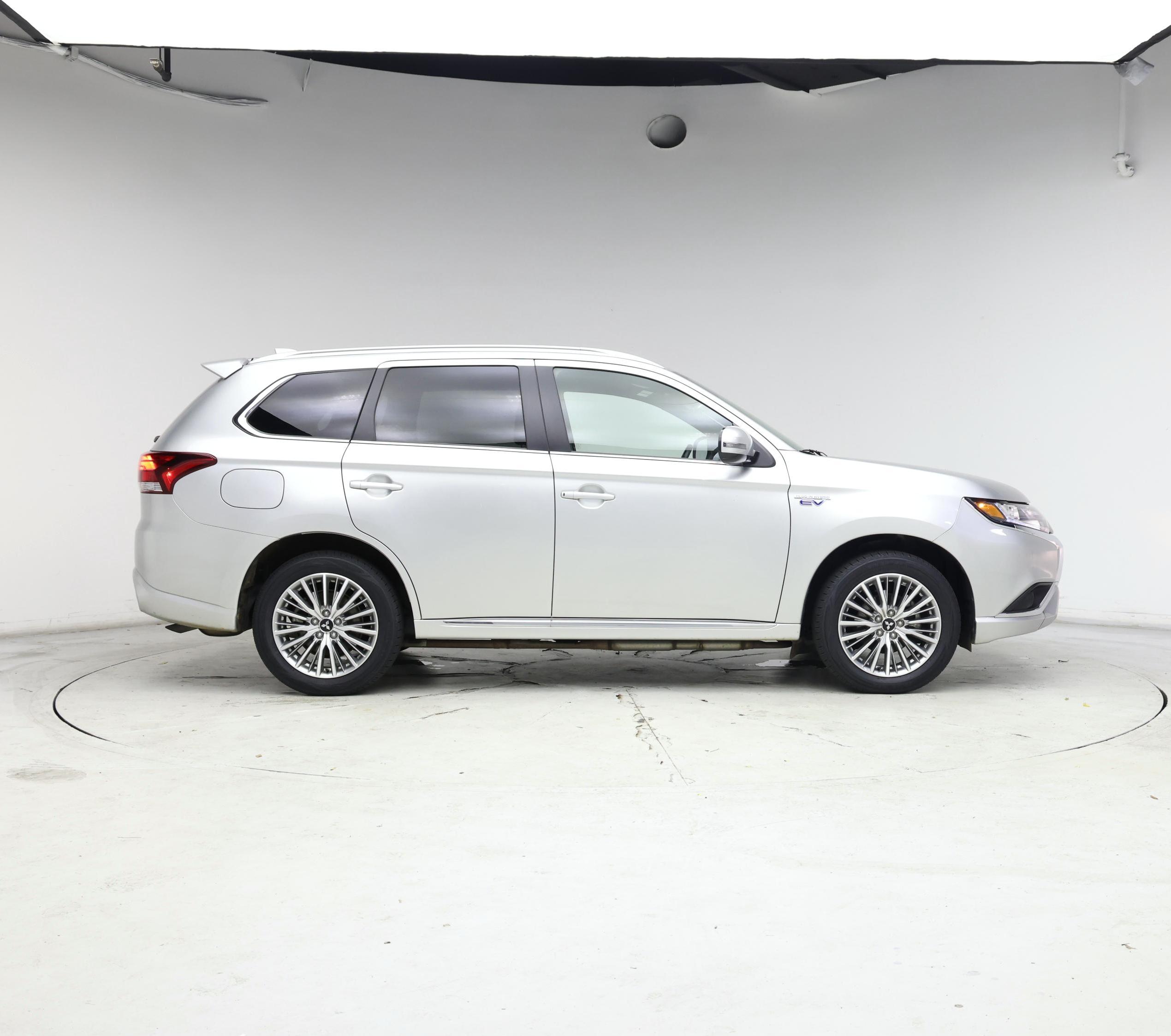 Thumbnail: 2022 Mitsubishi Outlander - 7