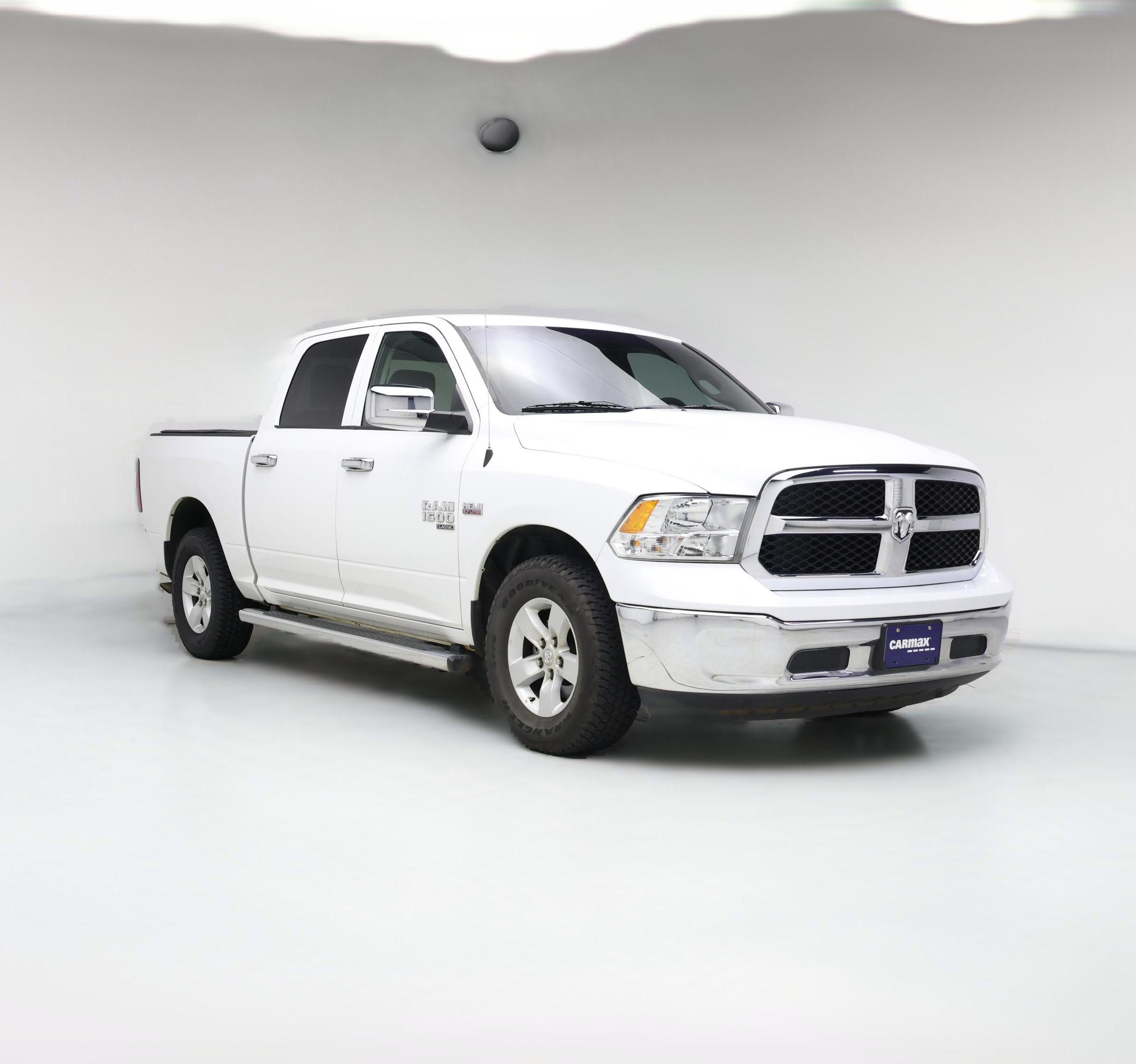 Thumbnail: 2020 RAM 1500 Classic - 1