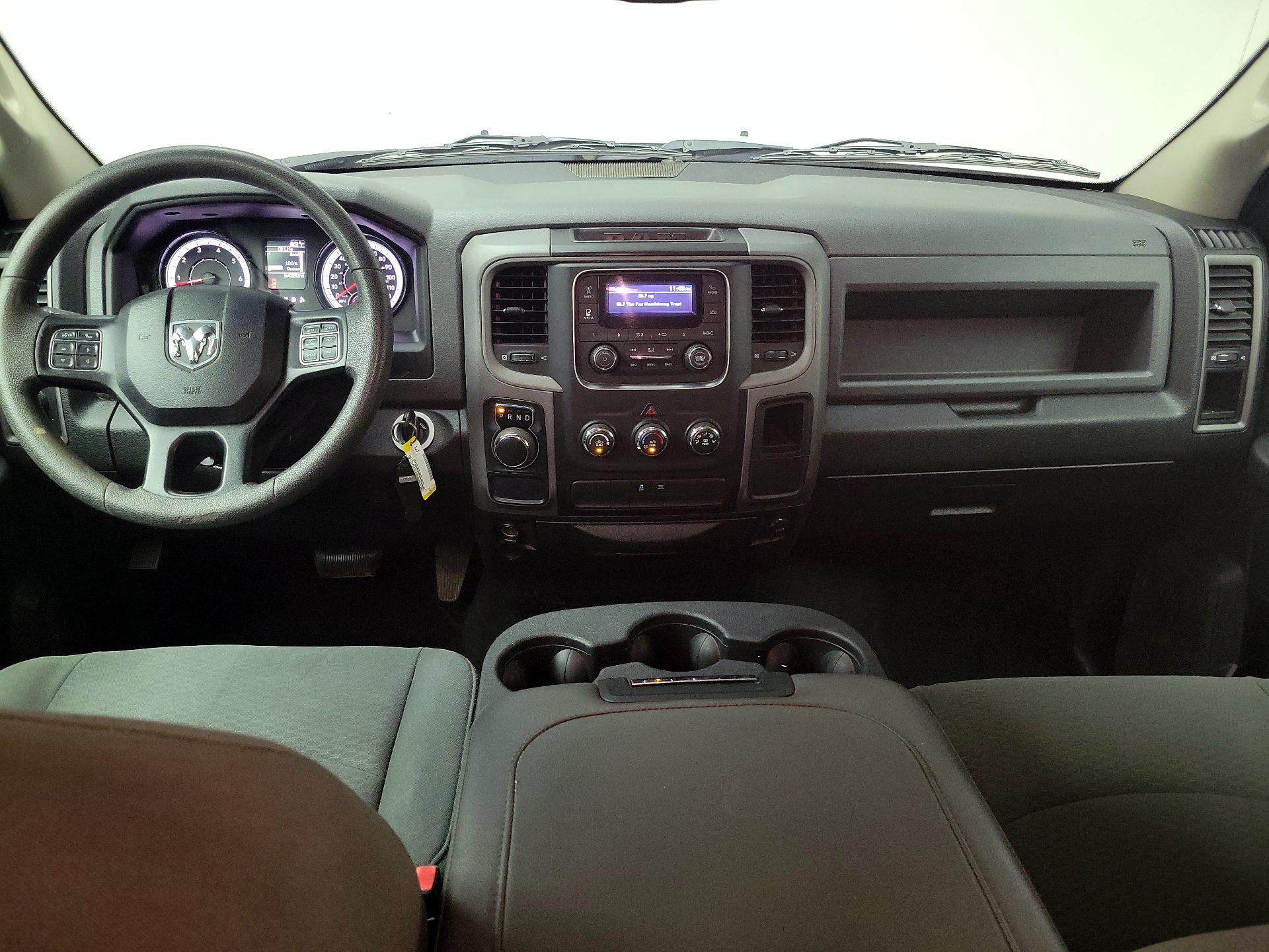 Thumbnail: 2020 RAM 1500 Classic - 9