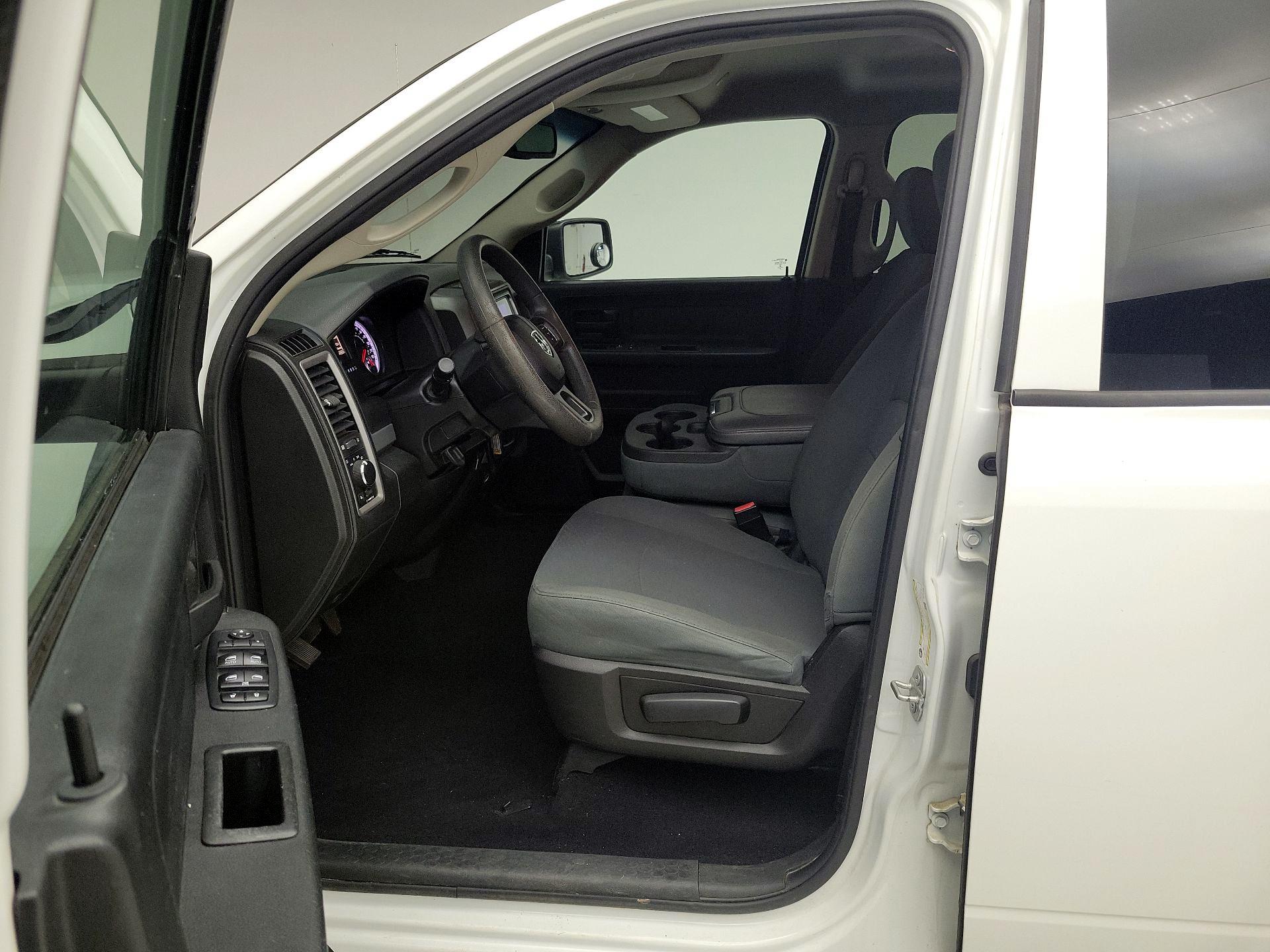 Thumbnail: 2020 RAM 1500 Classic - 11