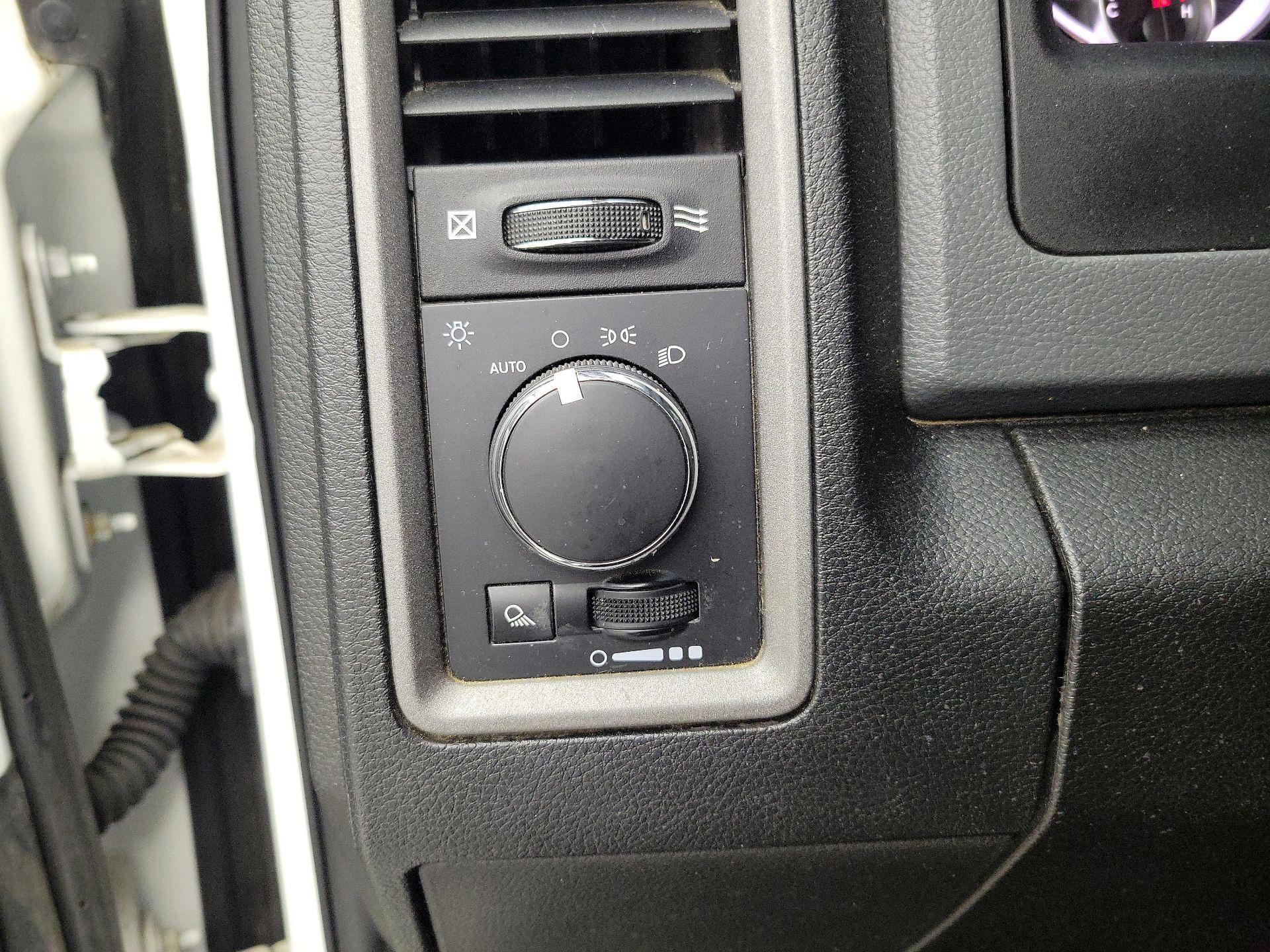 Thumbnail: 2020 RAM 1500 Classic - 13