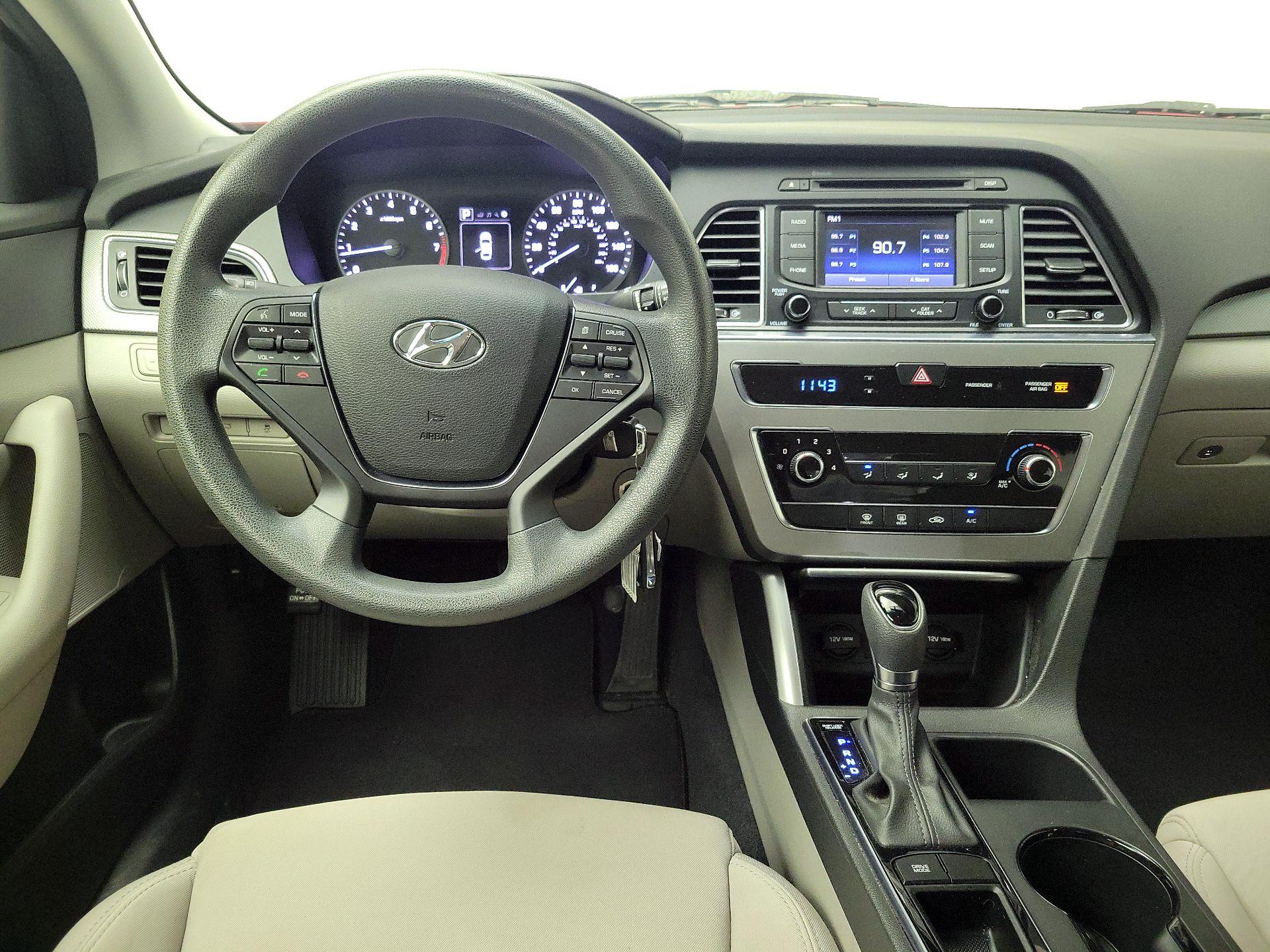 Thumbnail: 2015 Hyundai Sonata - 10