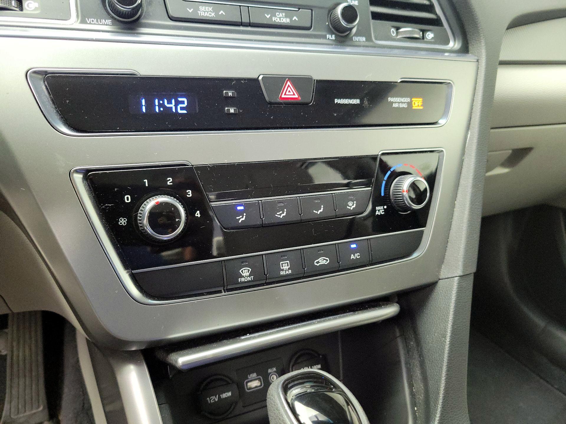 Thumbnail: 2015 Hyundai Sonata - 16