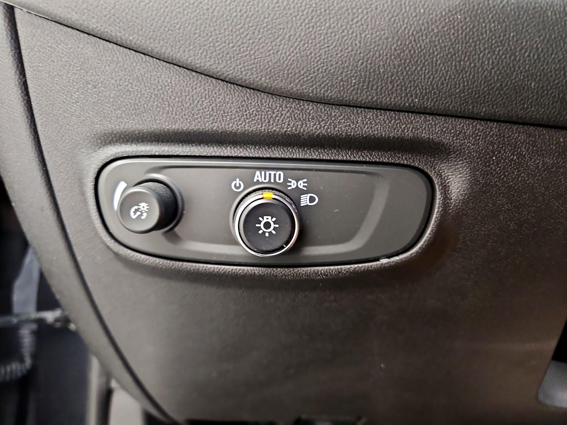 Thumbnail: 2023 Chevrolet Equinox - 13