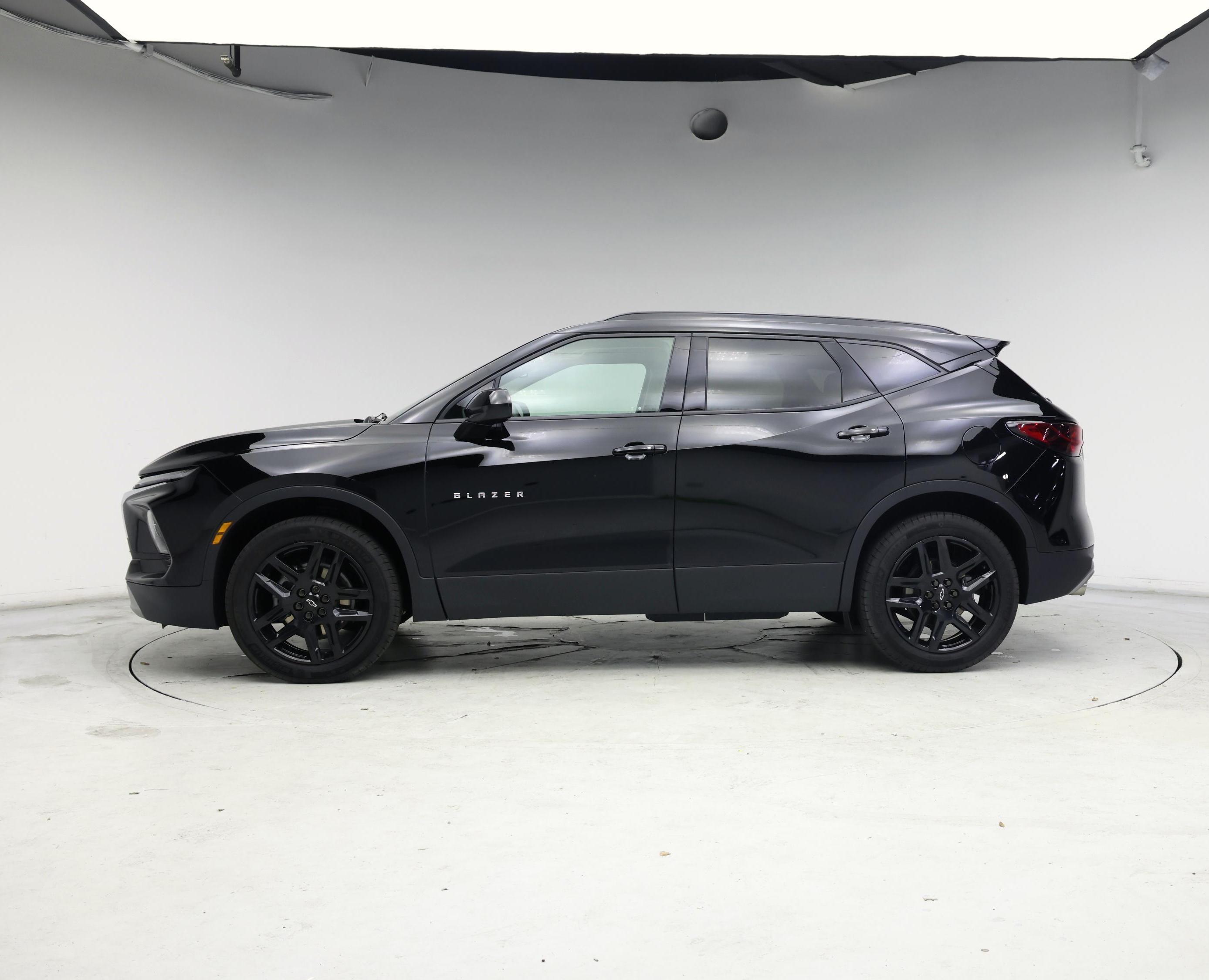 Thumbnail: 2023 Chevrolet Blazer - 3
