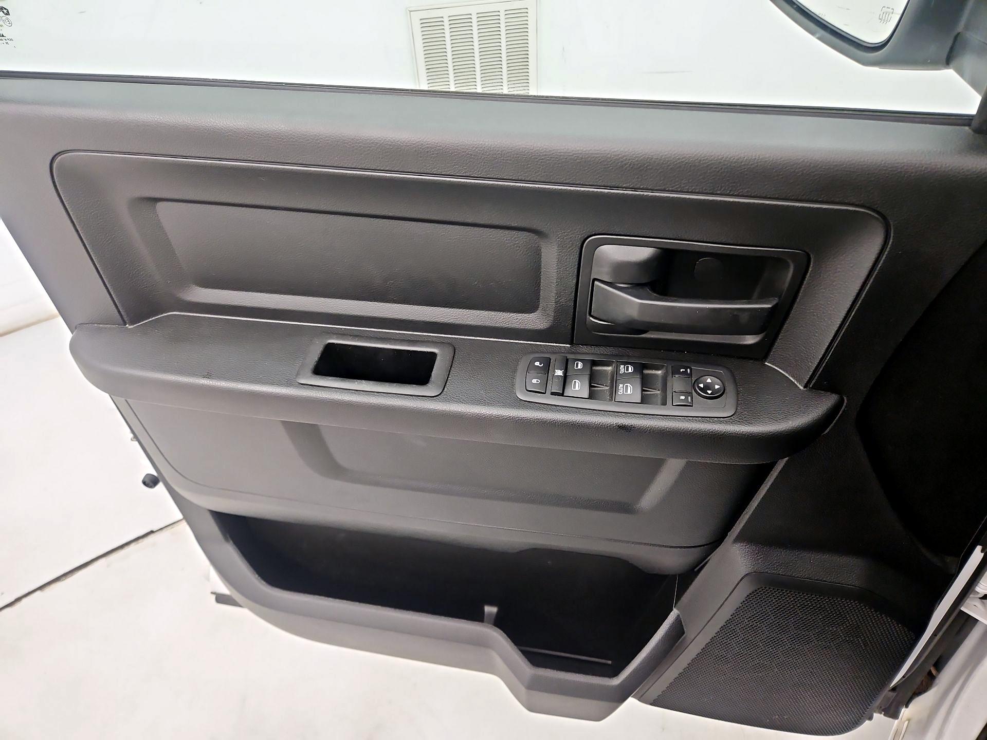 Thumbnail: 2021 RAM 1500 Classic - 12