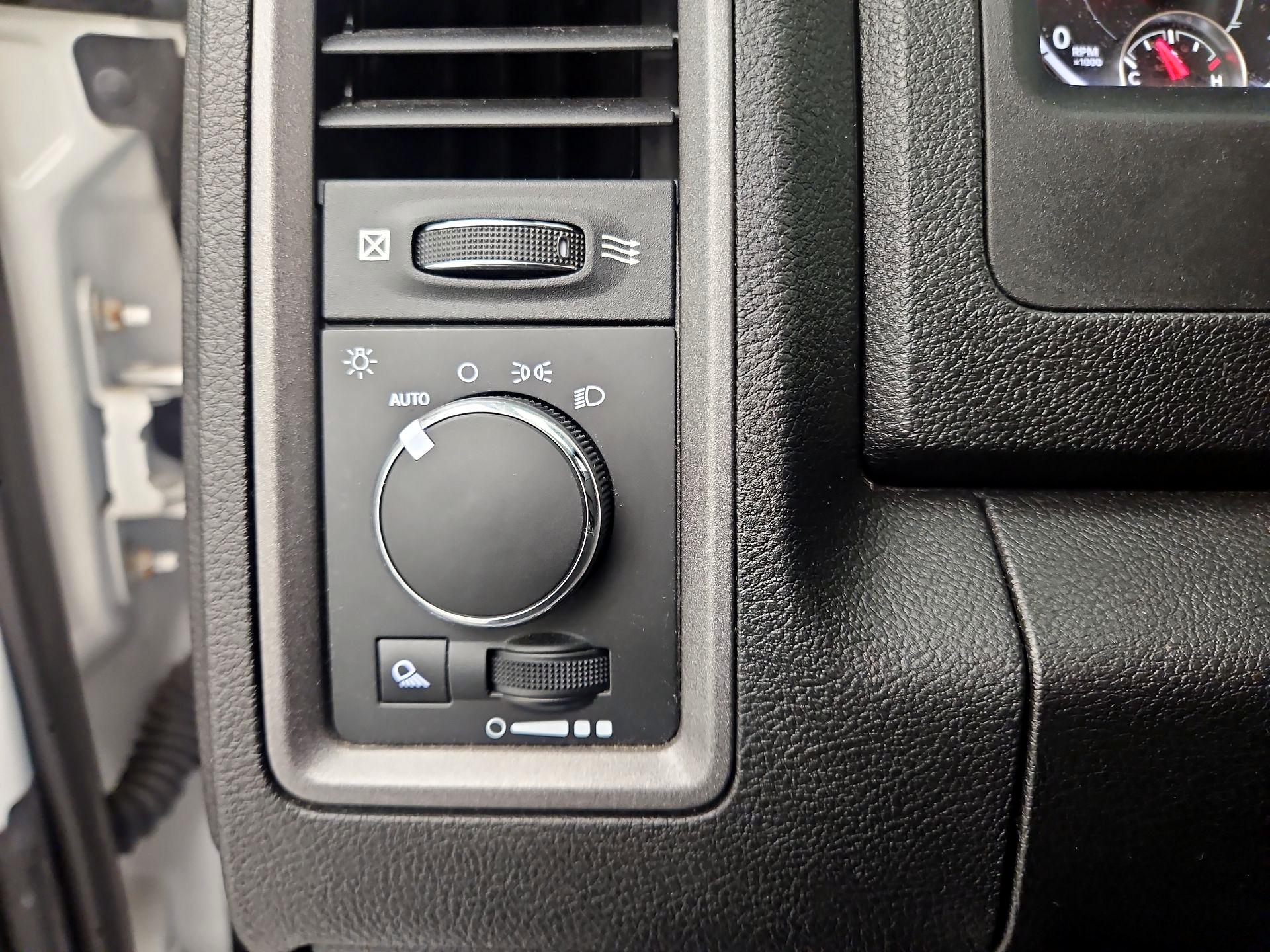 Thumbnail: 2021 RAM 1500 Classic - 13