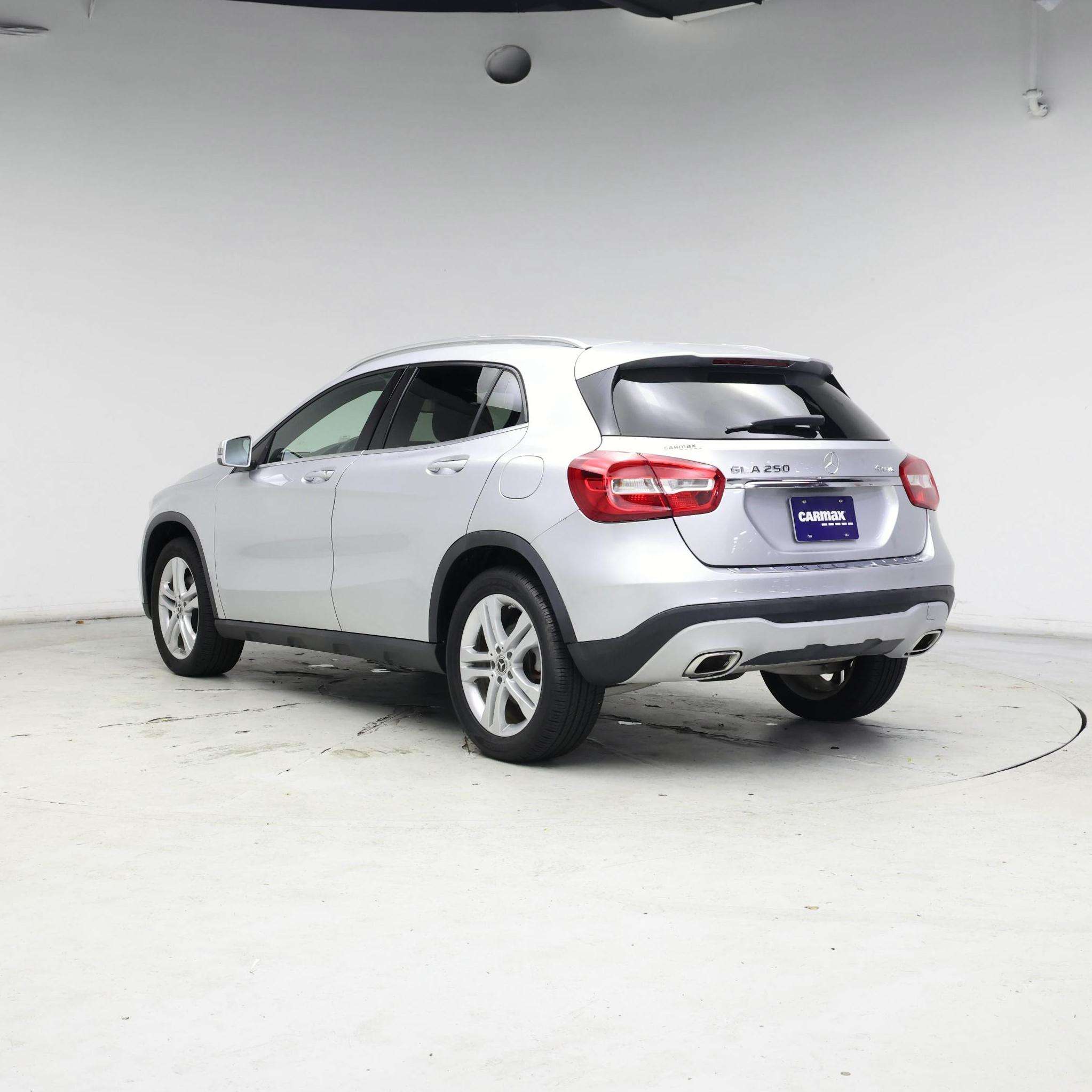 Thumbnail: 2020 Mercedes-Benz GLA - 2
