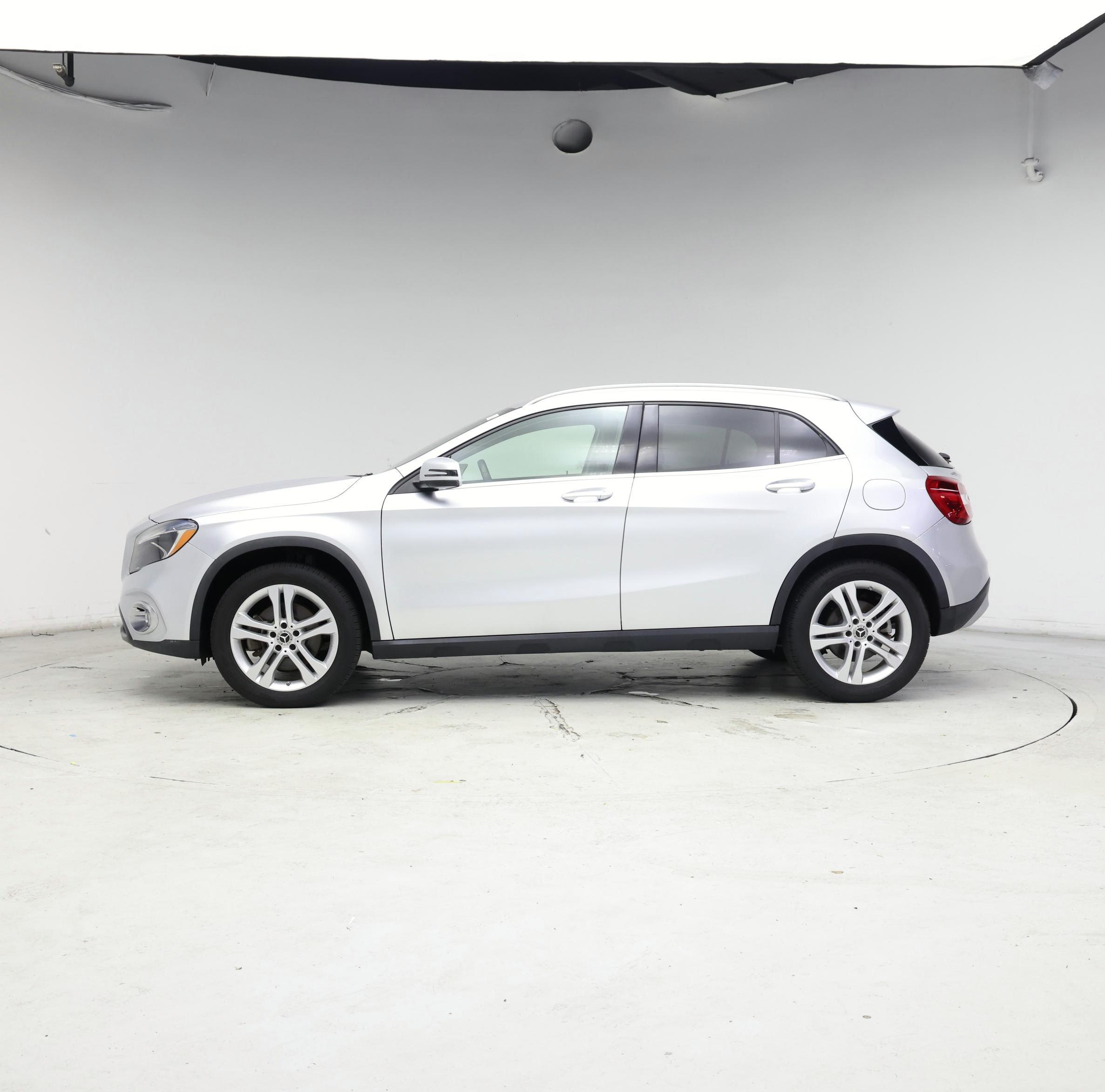 Thumbnail: 2020 Mercedes-Benz GLA - 3