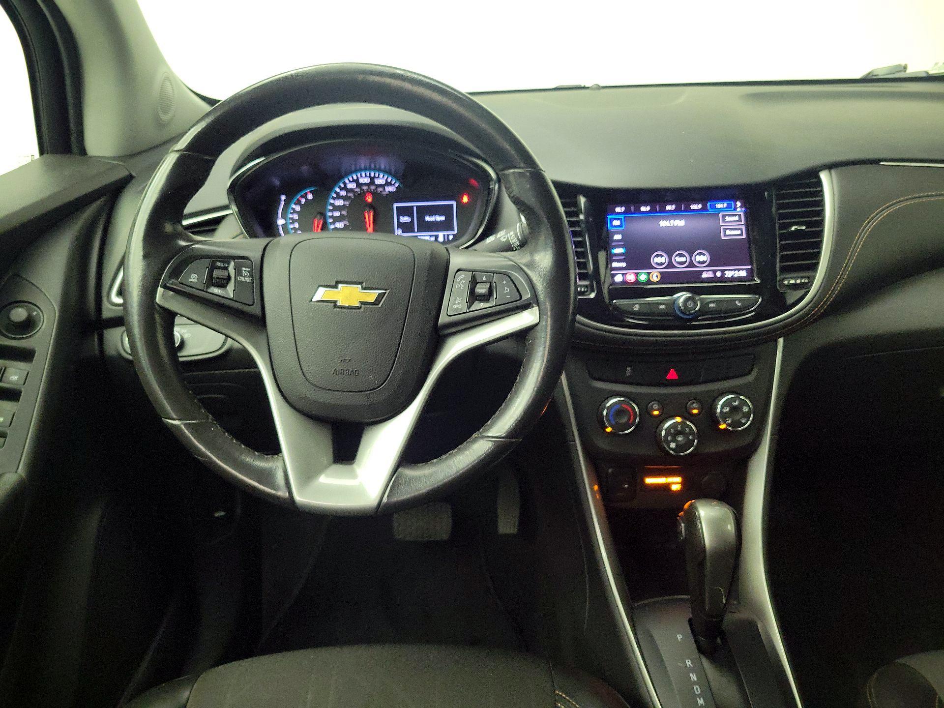 Thumbnail: 2022 Chevrolet Trax - 10