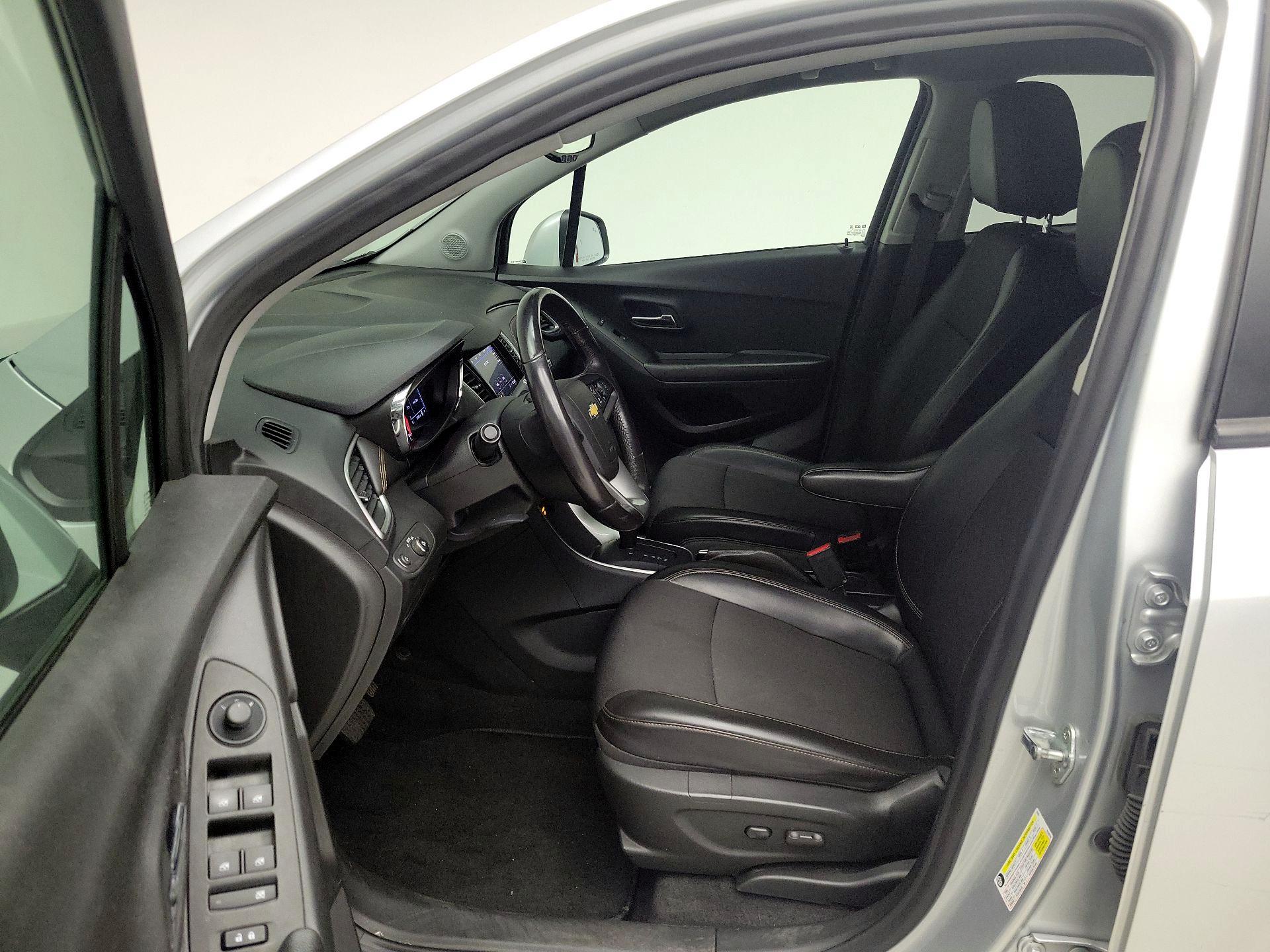 Thumbnail: 2022 Chevrolet Trax - 11