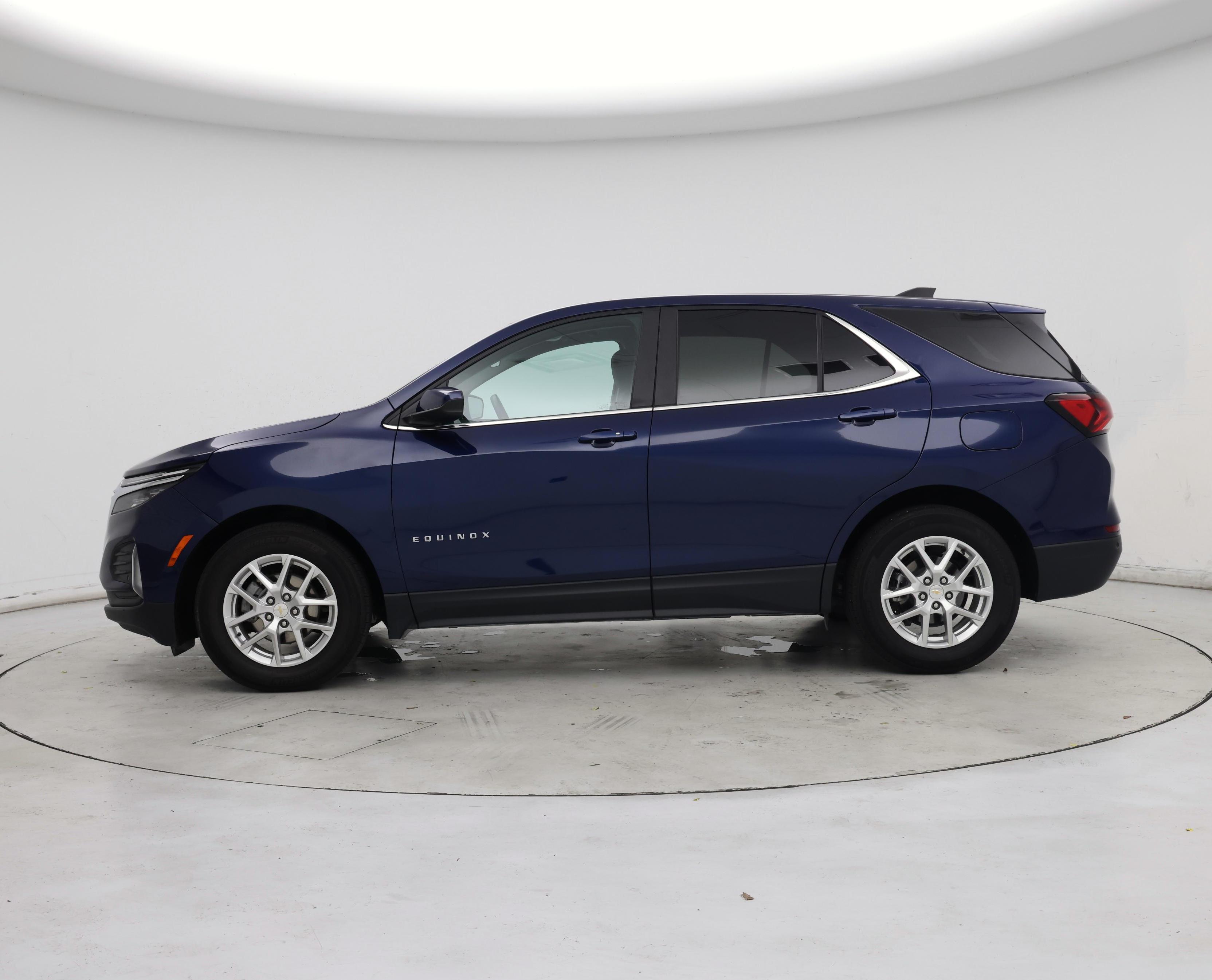 Thumbnail: 2022 Chevrolet Equinox - 3