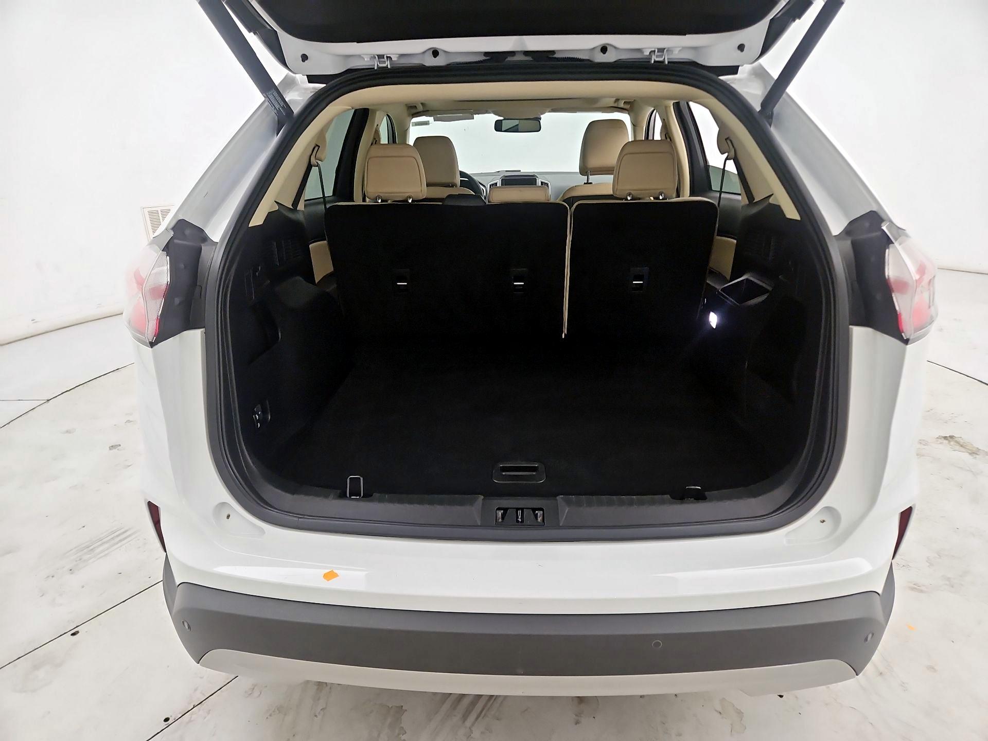 Thumbnail: 2021 Ford Edge - 20
