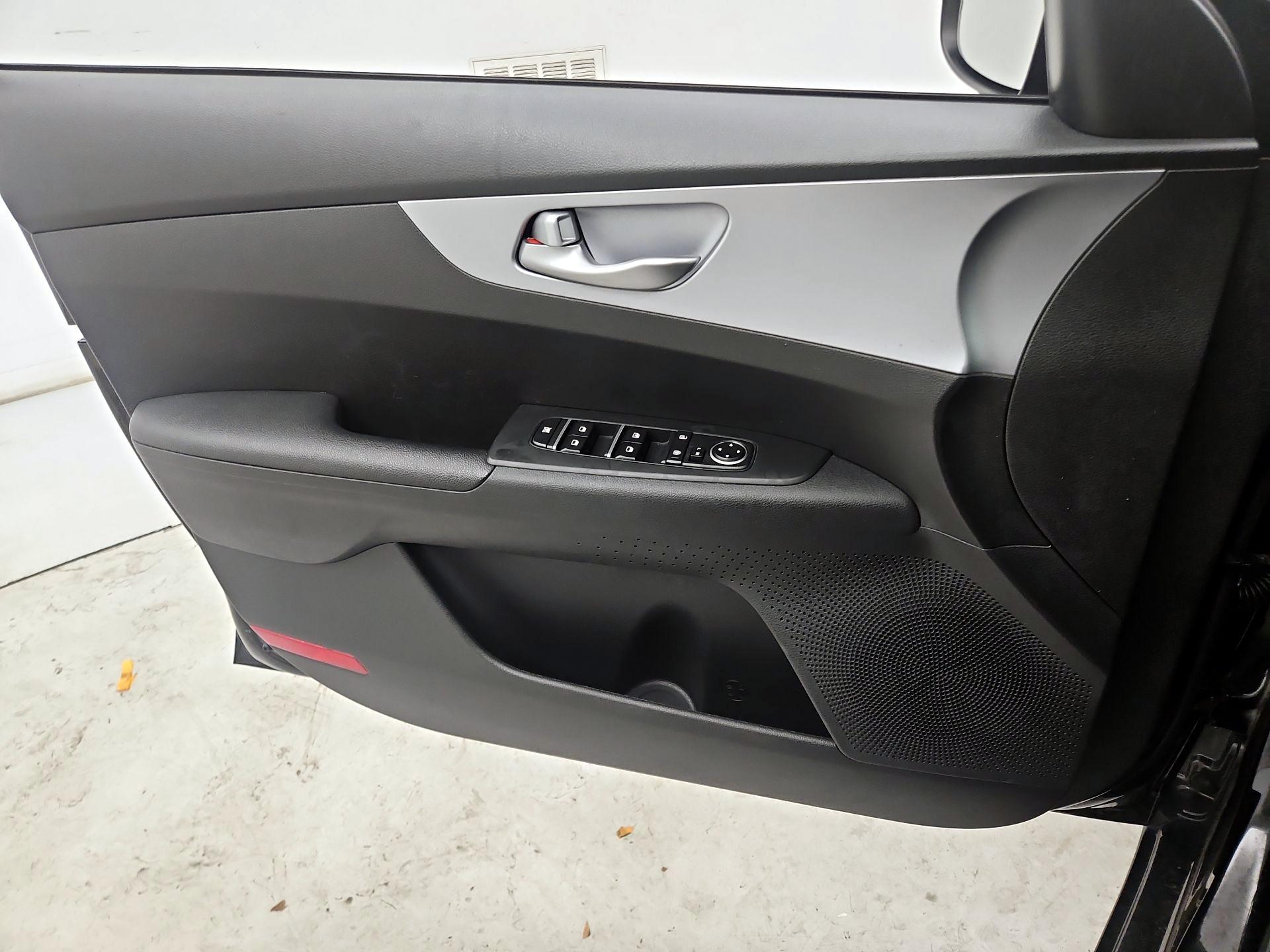 Thumbnail: 2023 Kia Forte - 12