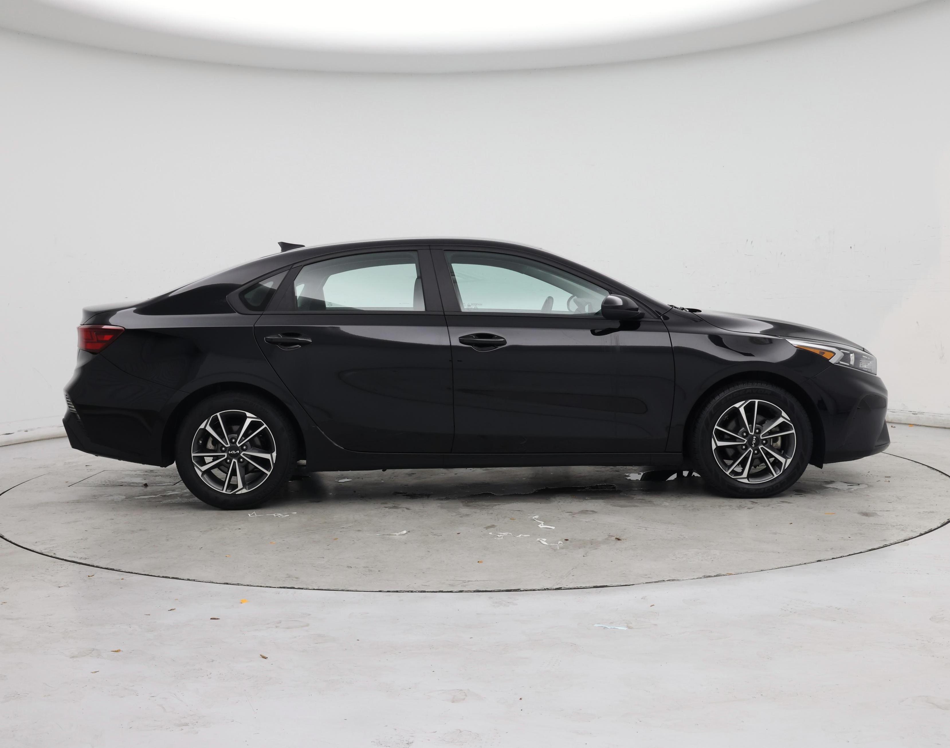 Thumbnail: 2023 Kia Forte - 7