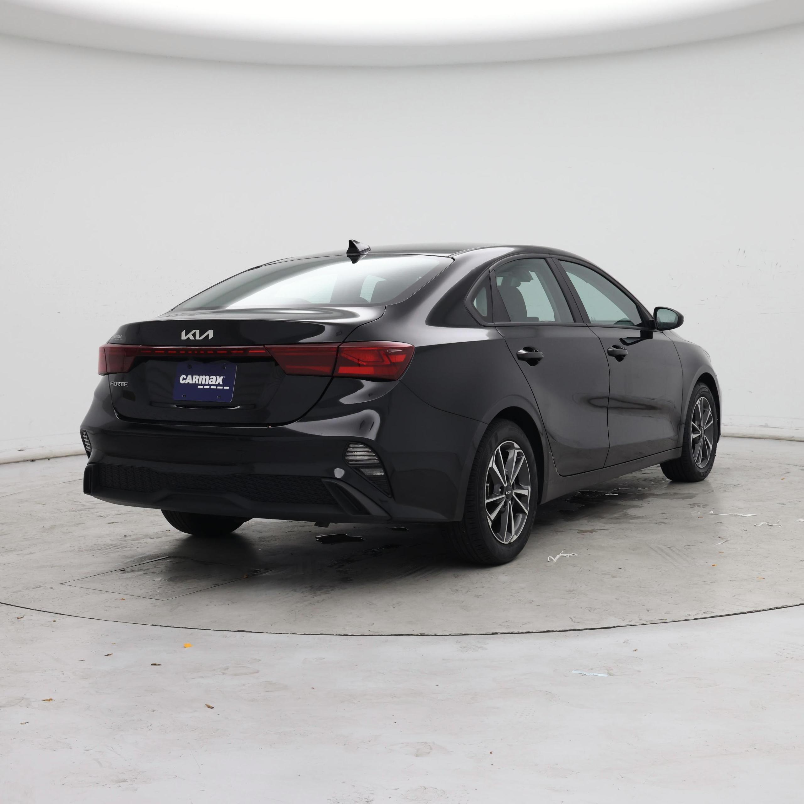 Thumbnail: 2023 Kia Forte - 8