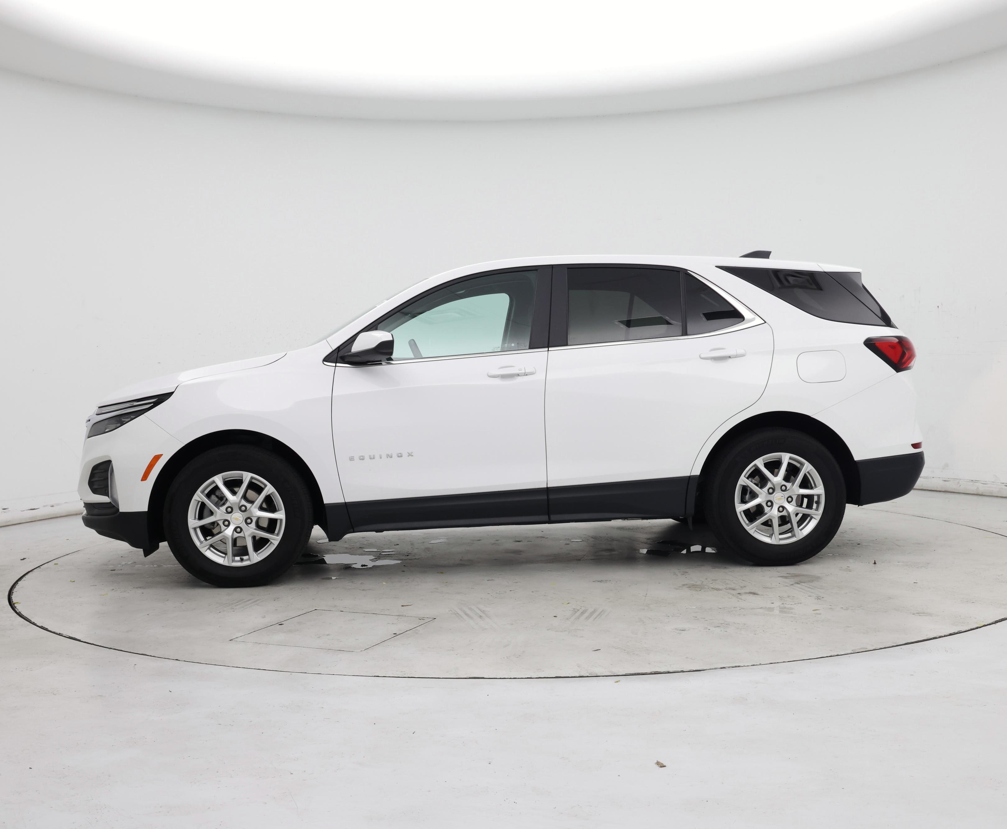 Thumbnail: 2022 Chevrolet Equinox - 3
