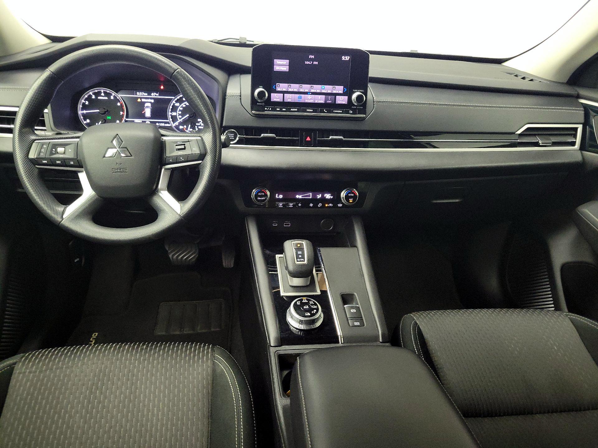 Thumbnail: 2022 Mitsubishi Outlander - 9