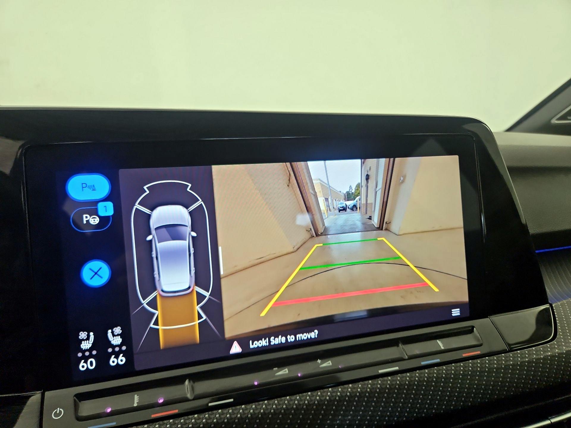 Thumbnail: 2022 Volkswagen Golf - 14