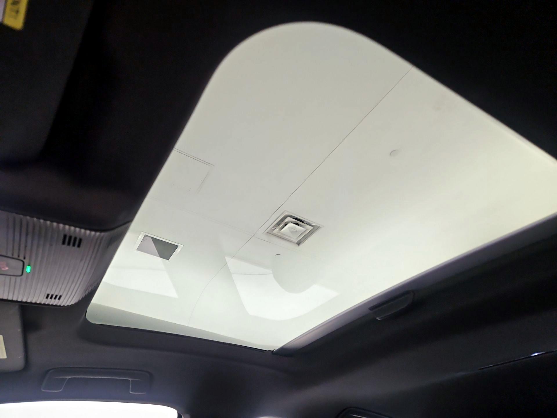 Thumbnail: 2022 Volkswagen Golf - 19